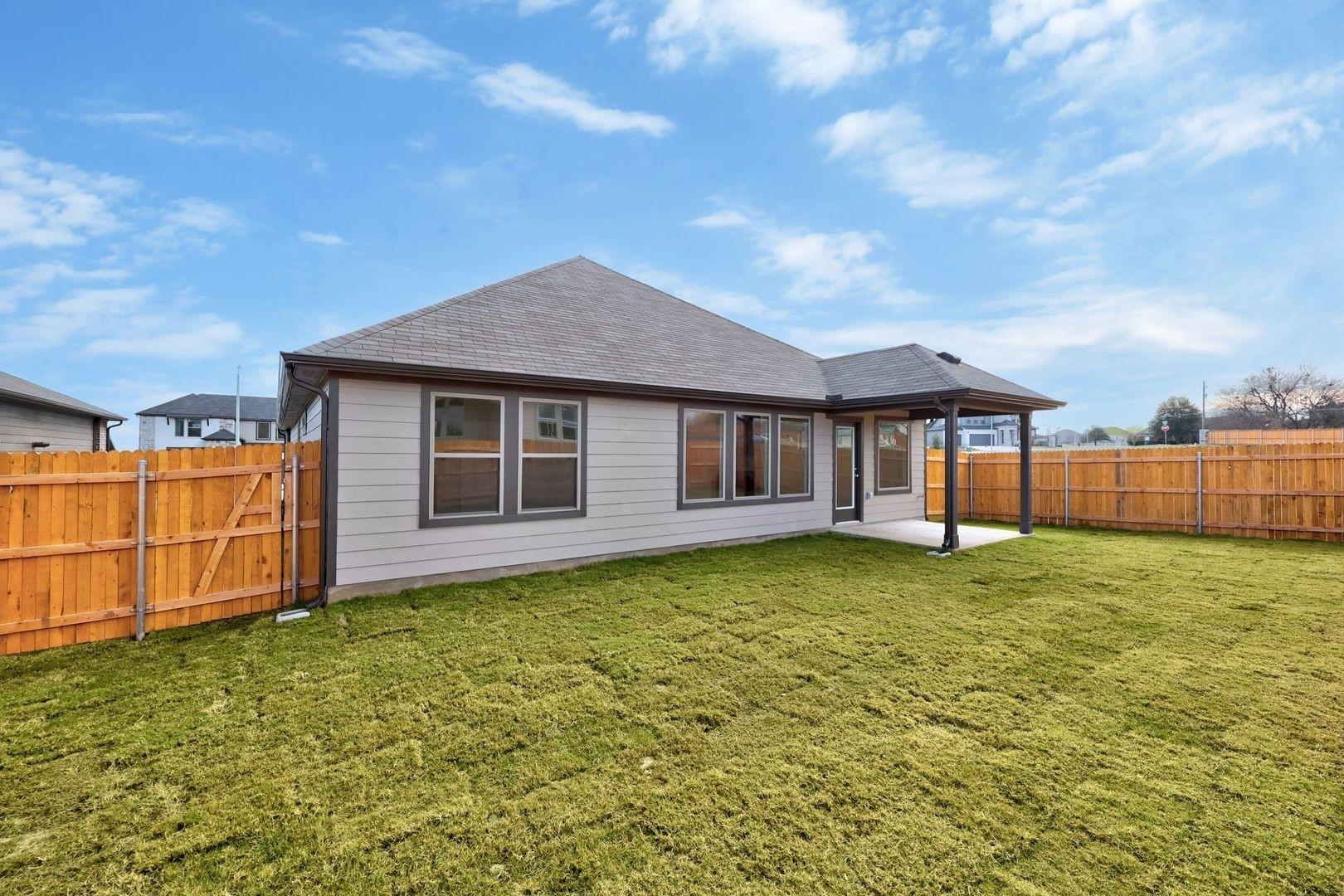 109 Divisadero Dr, Hutto, TX 78634