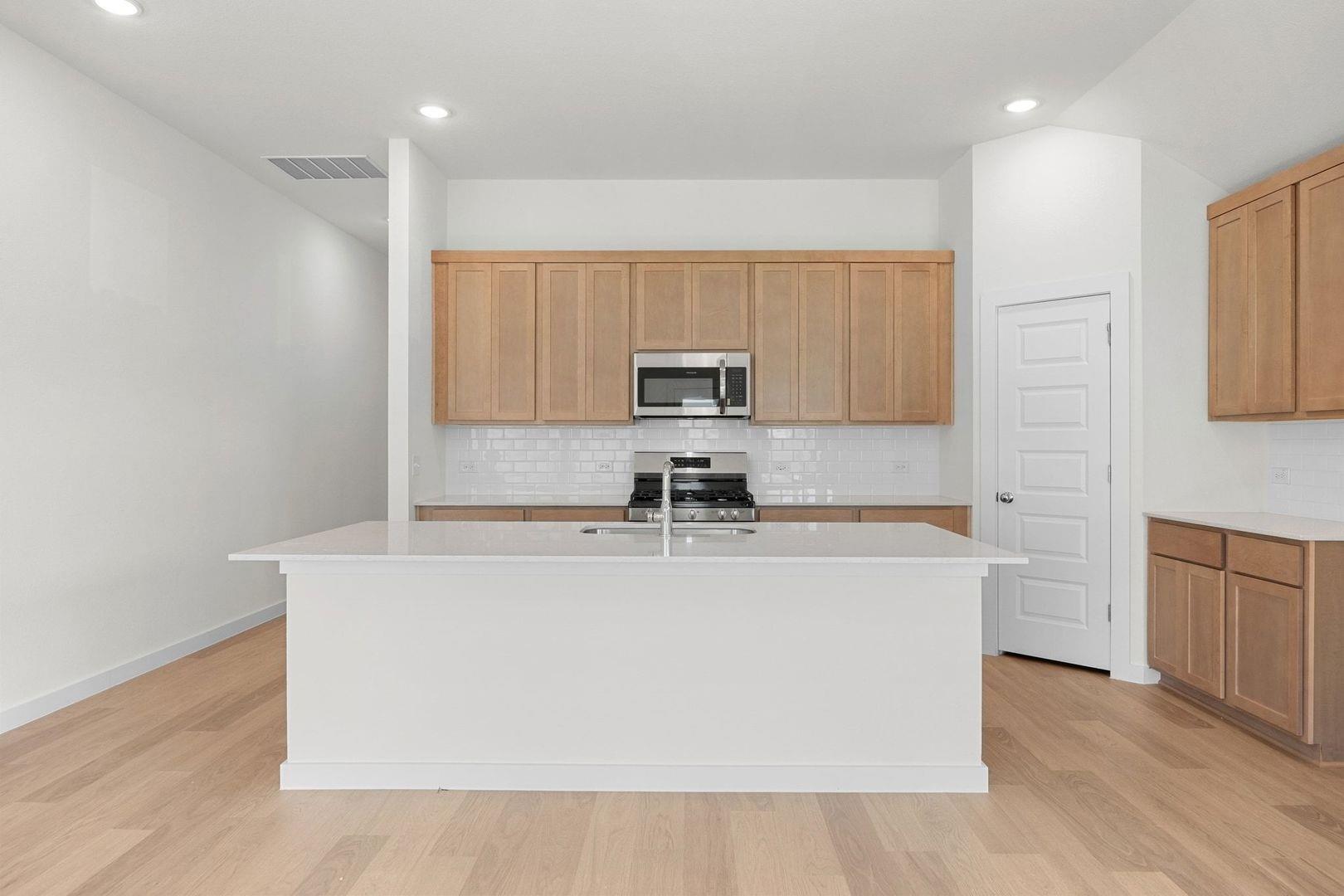 109 Divisadero Dr, Hutto, TX 78634