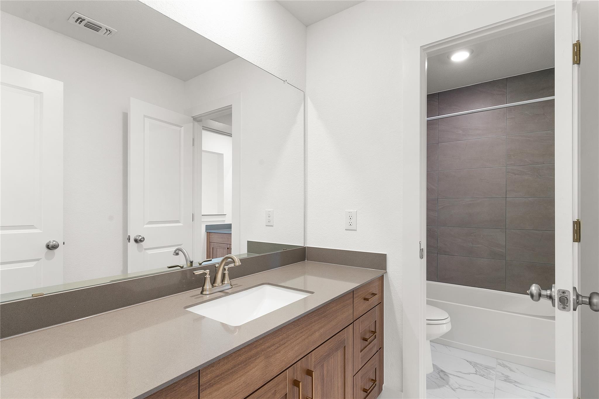 233 Montecido Dr, Liberty Hill, TX 78642