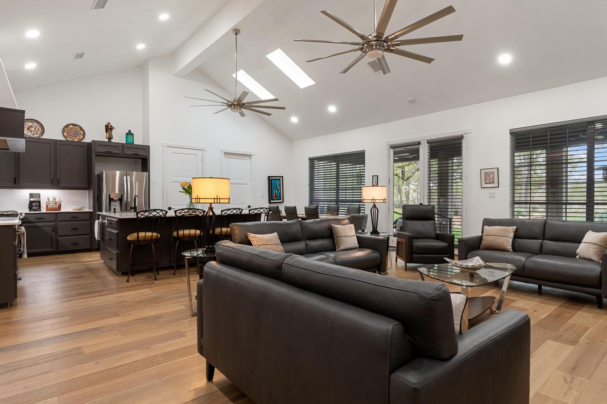 346 The Oaks Blvd, Elgin, TX 78621