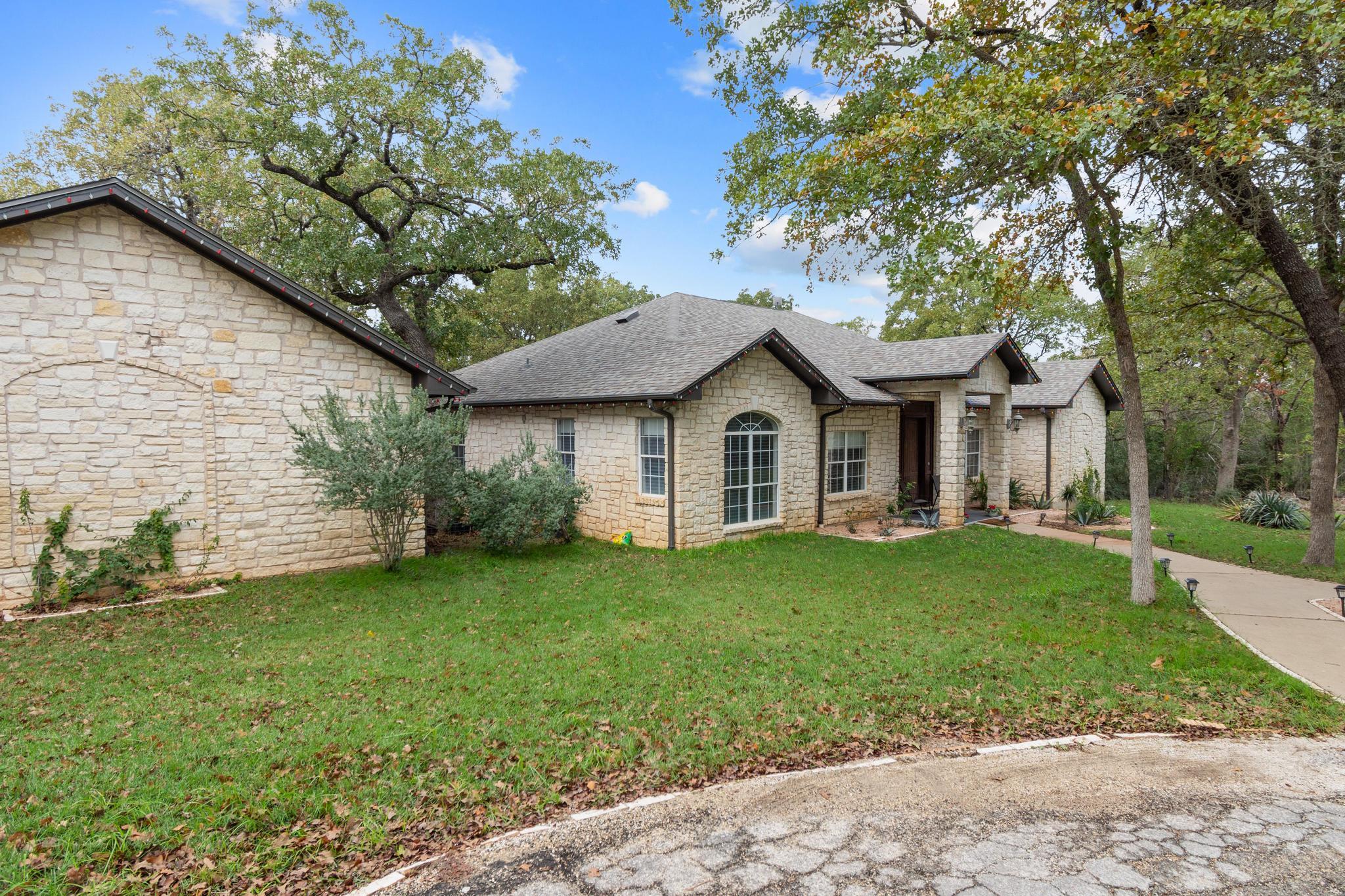 346 The Oaks Blvd, Elgin, TX 78621
