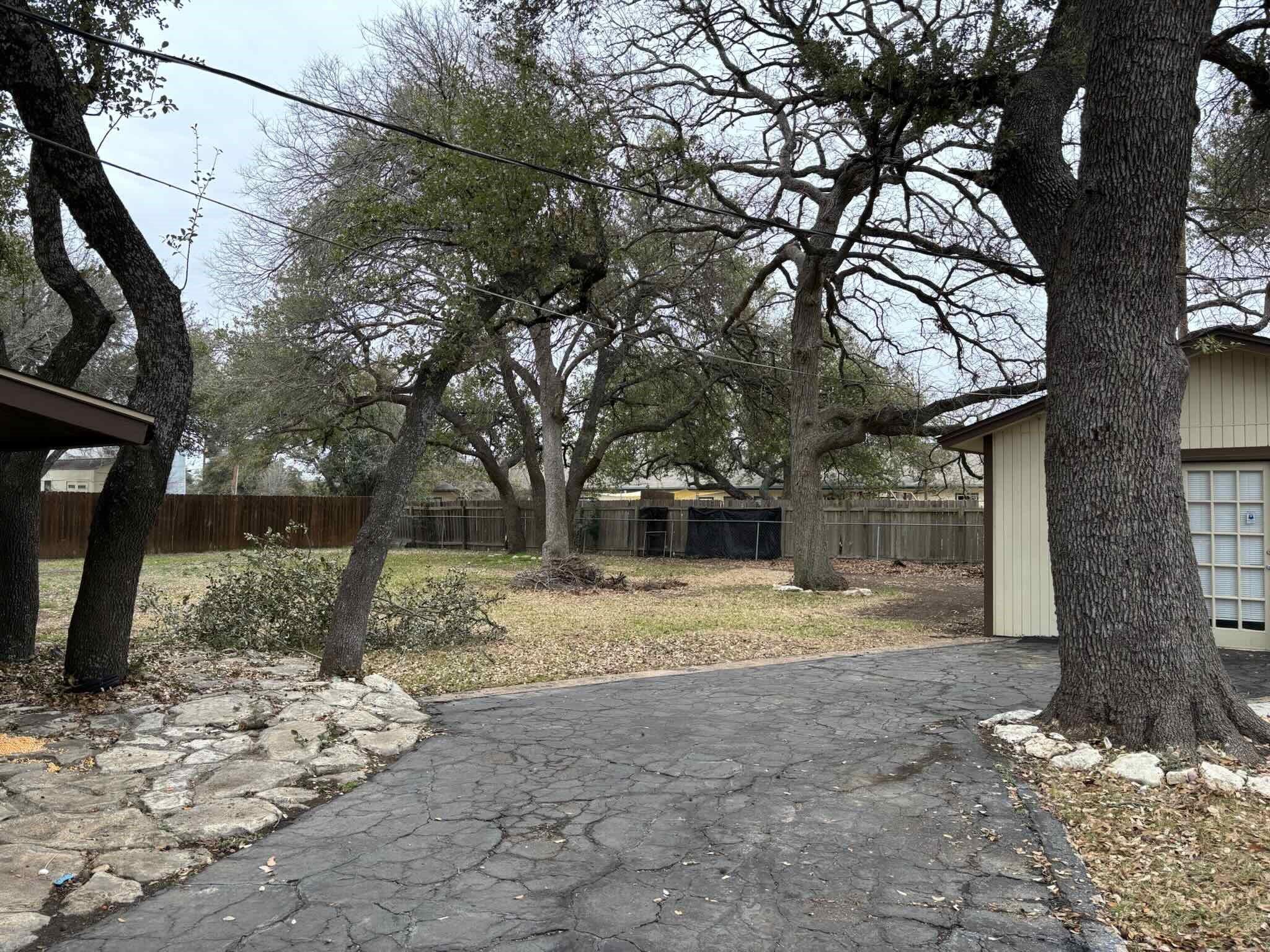 1902 Lone Oak Dr, Leander, TX 78641