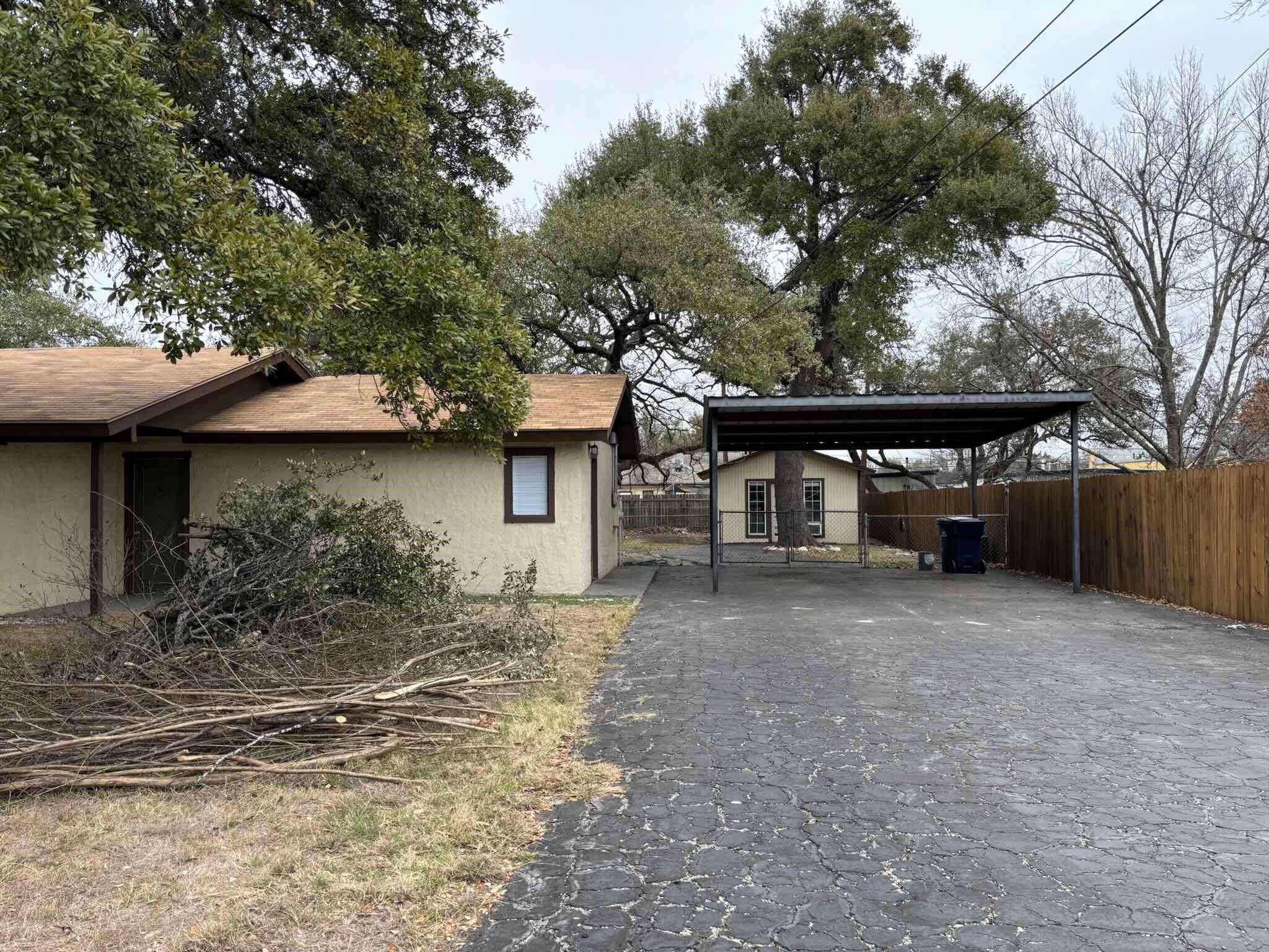 1902 Lone Oak Dr, Leander, TX 78641