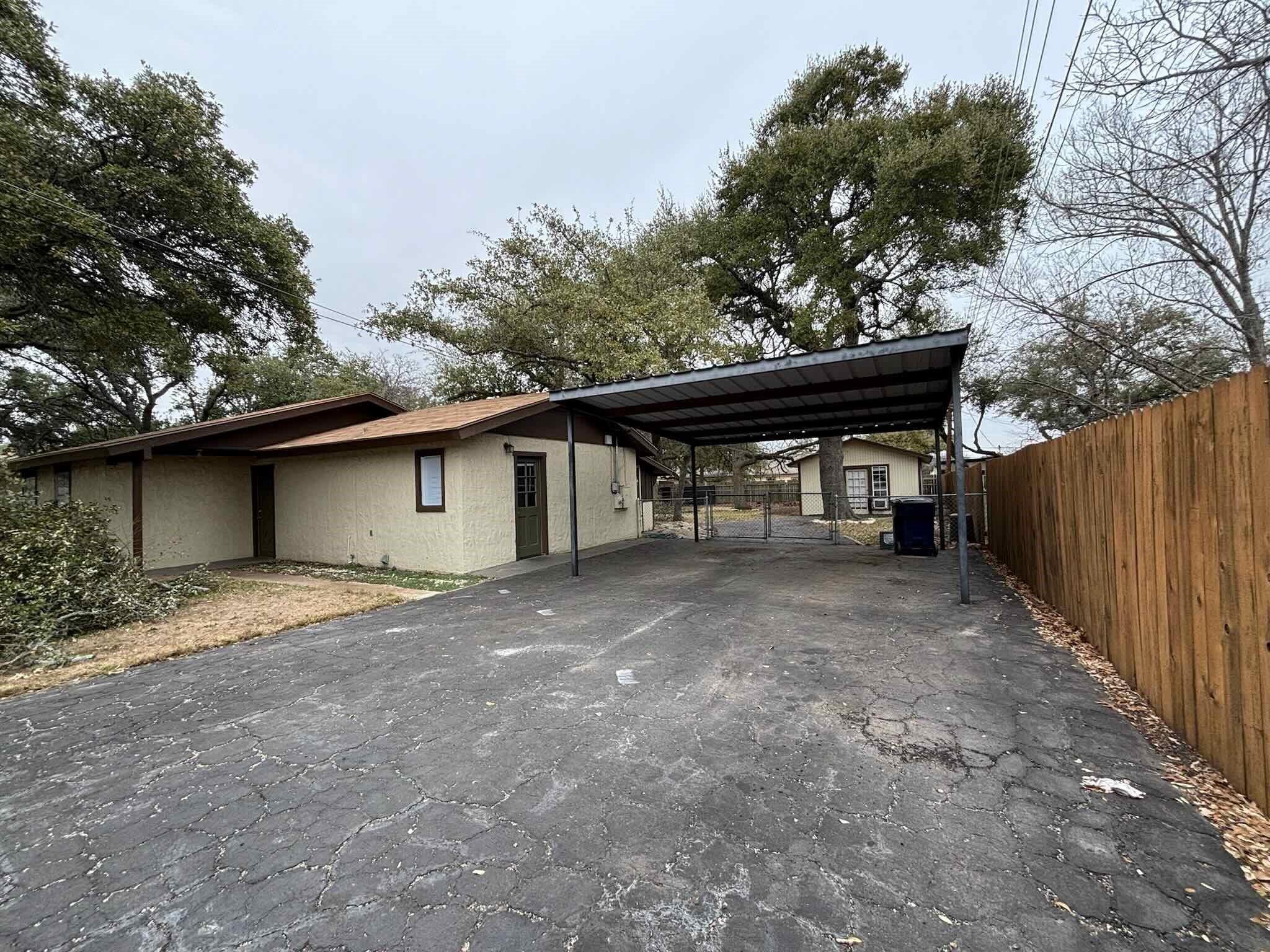 1902 Lone Oak Dr, Leander, TX 78641