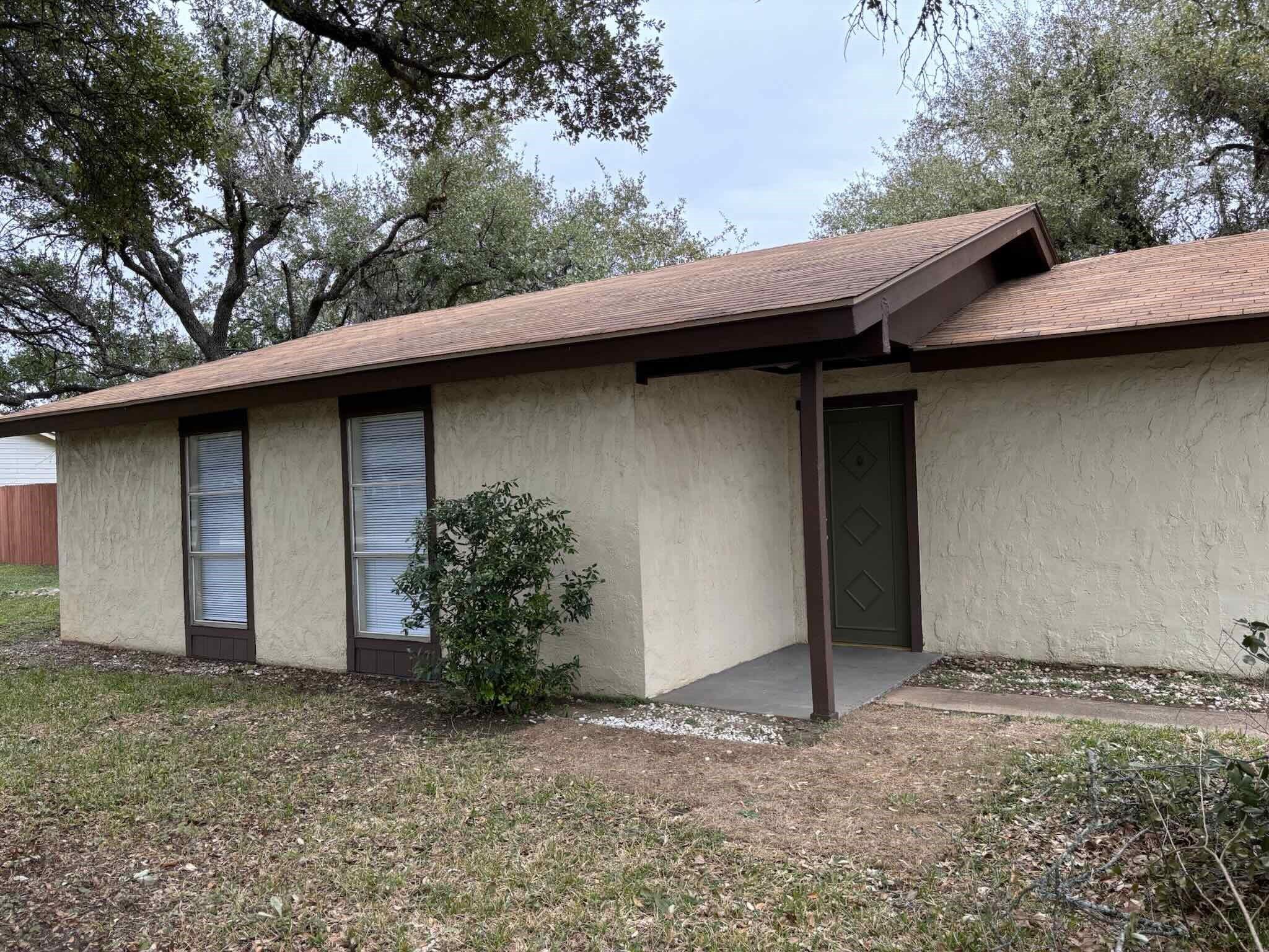 1902 Lone Oak Dr, Leander, TX 78641