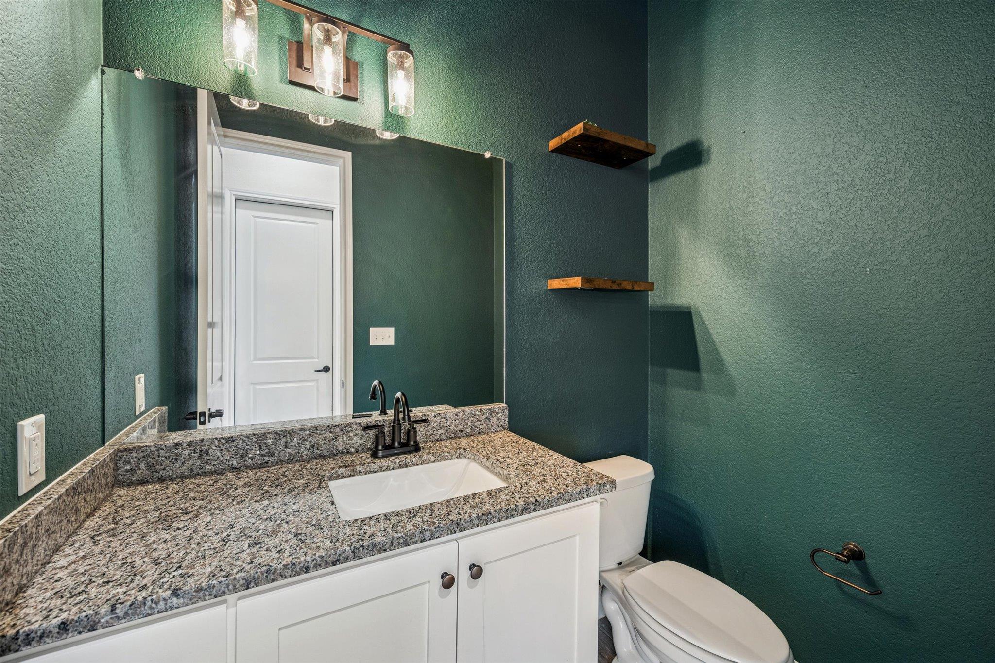 136 Greg Ln, Jarrell, TX 76537