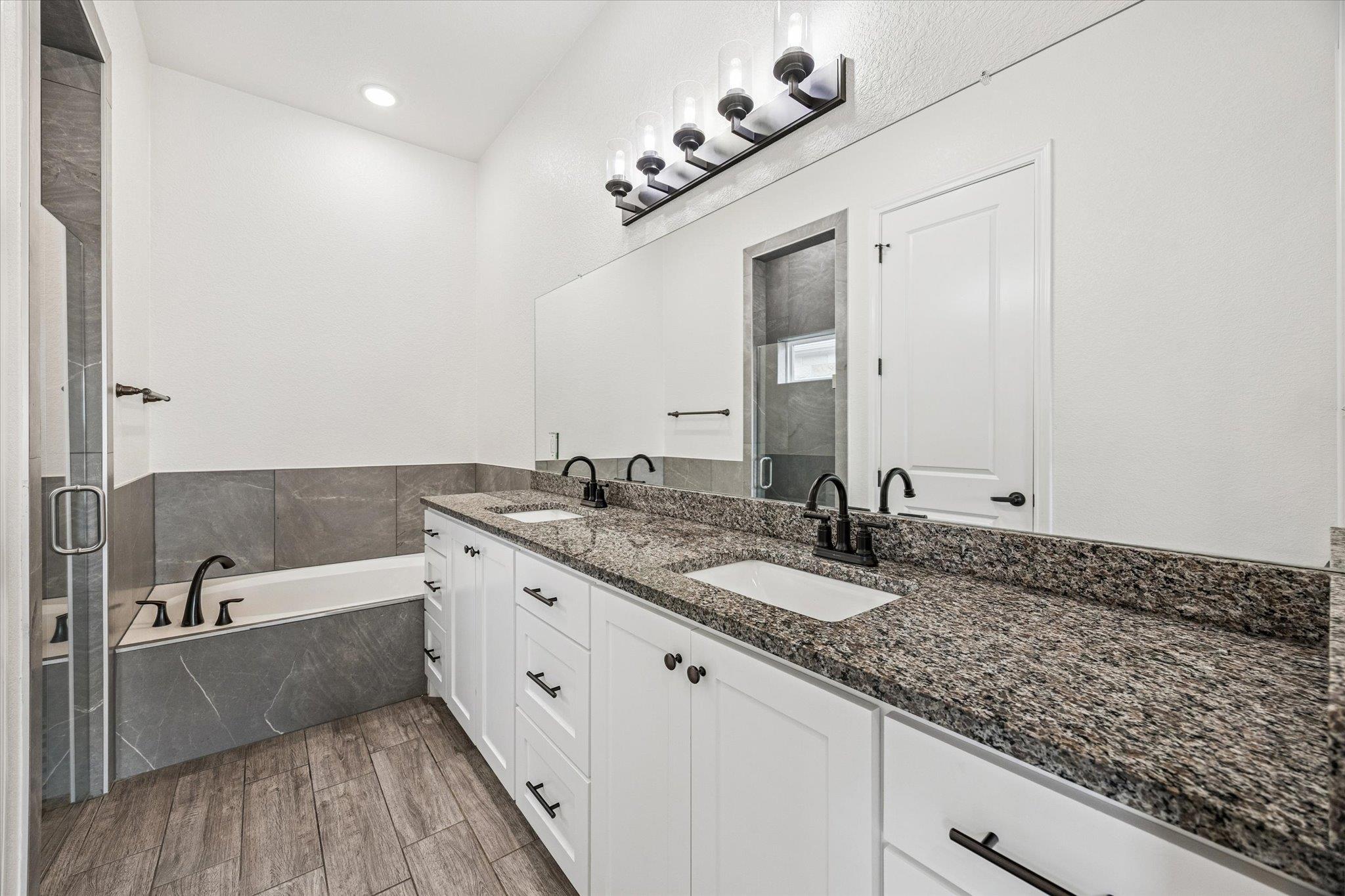 136 Greg Ln, Jarrell, TX 76537