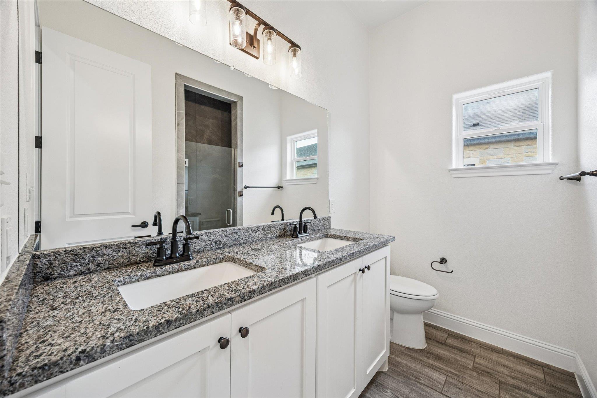 136 Greg Ln, Jarrell, TX 76537