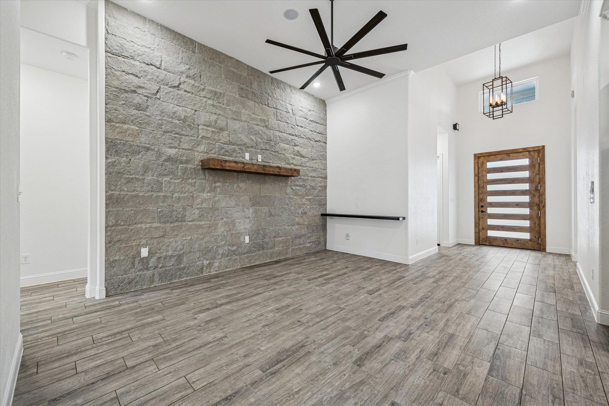 136 Greg Ln, Jarrell, TX 76537