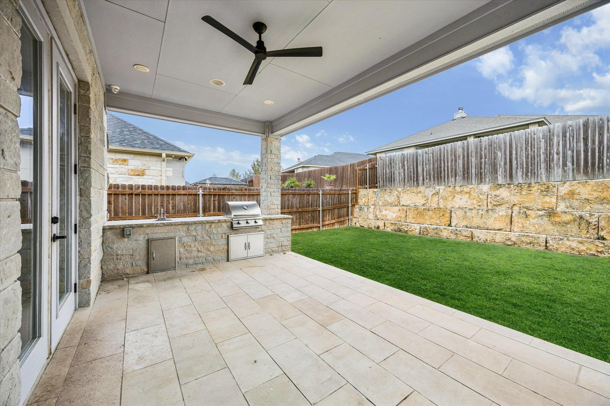 136 Greg Ln, Jarrell, TX 76537