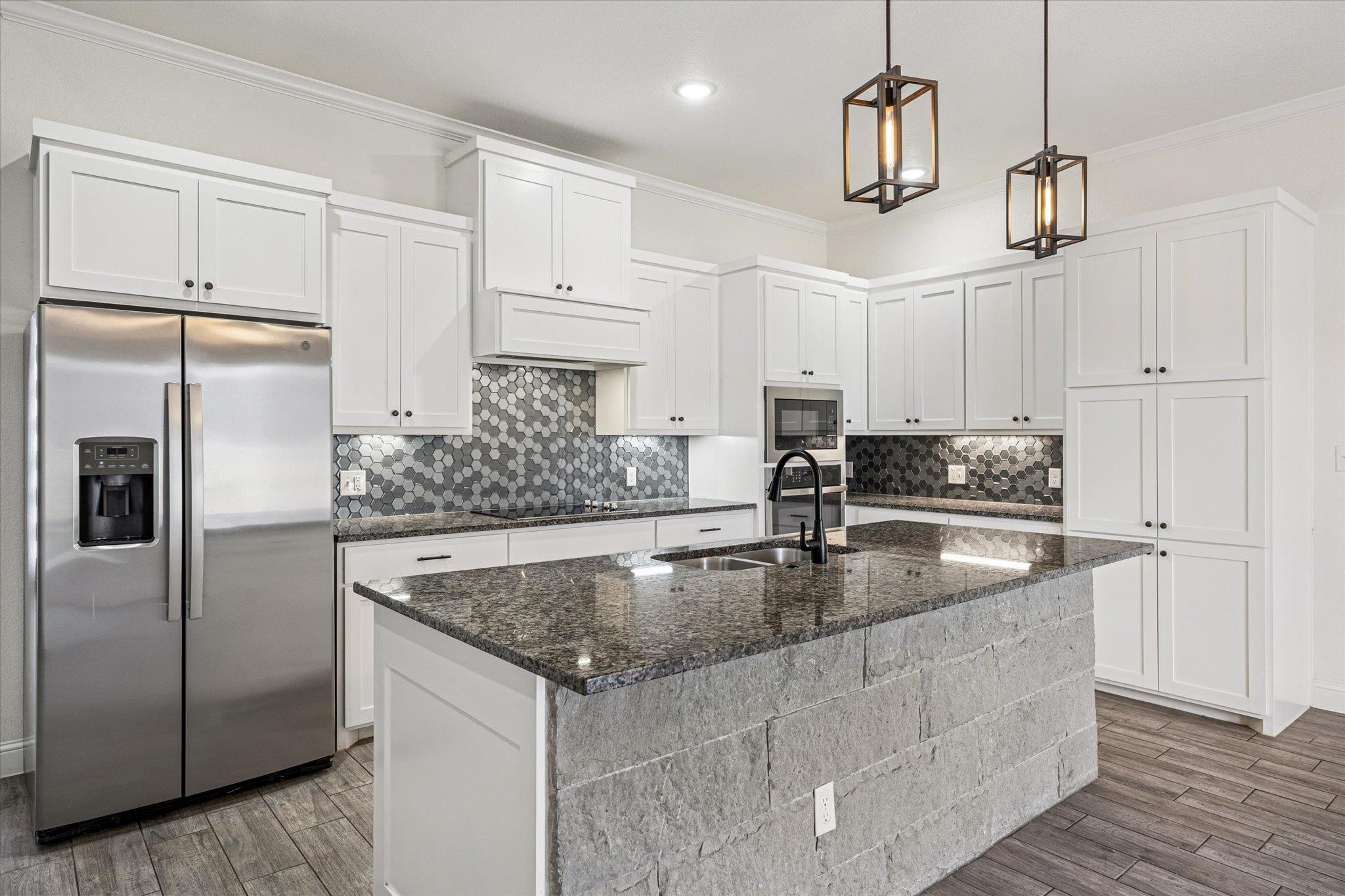 136 Greg Ln, Jarrell, TX 76537