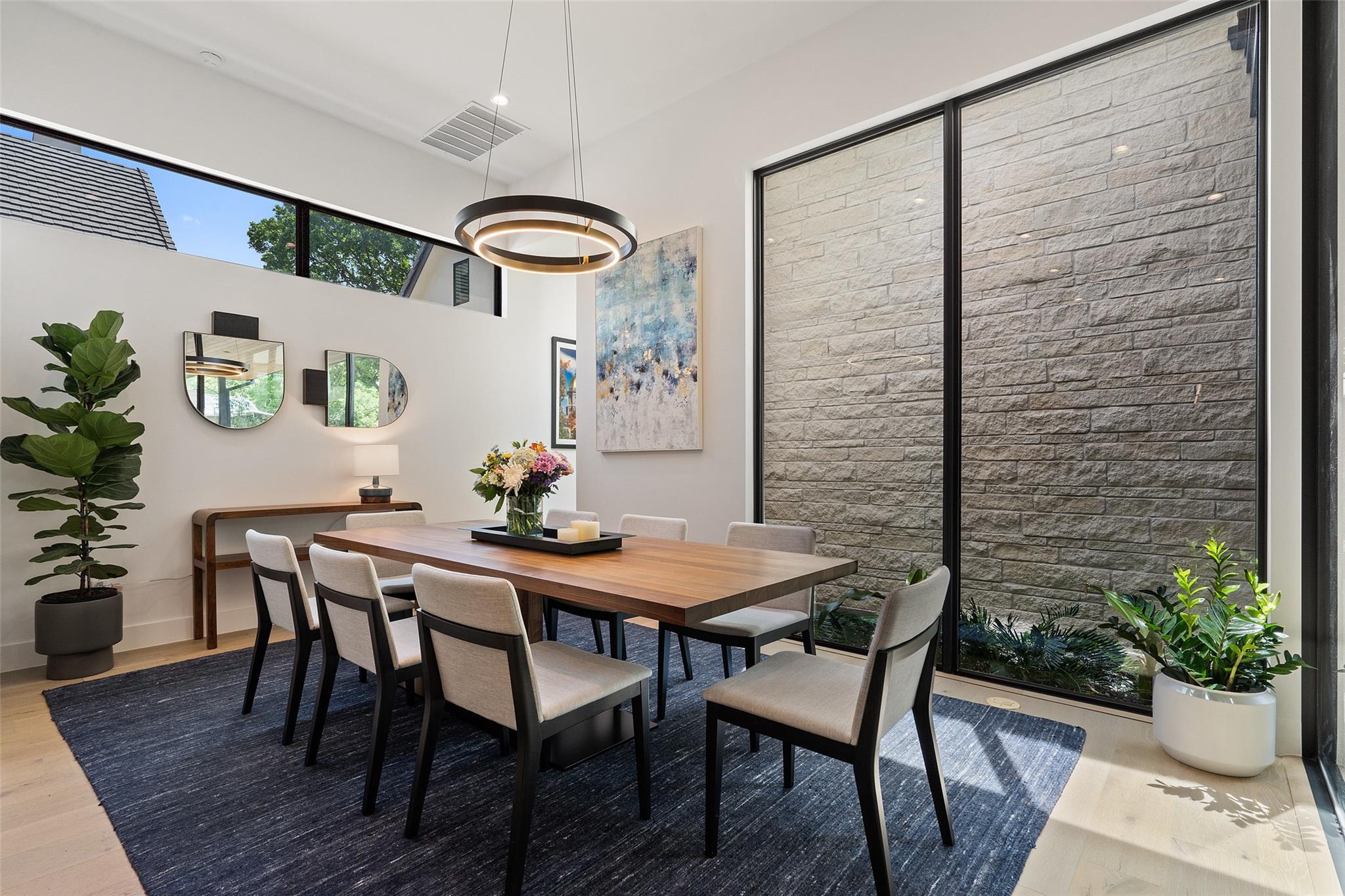 1813 Treadwell St, Austin, TX 78704