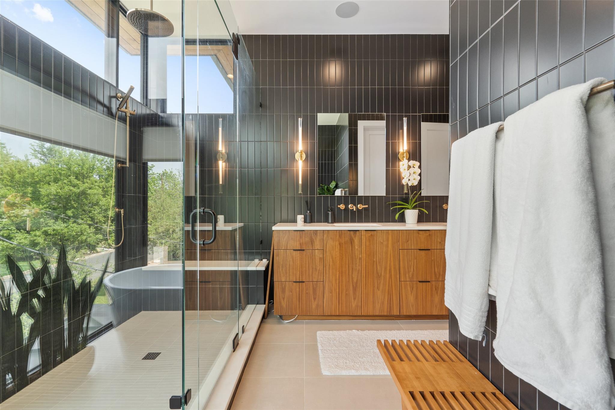 1813 Treadwell St, Austin, TX 78704