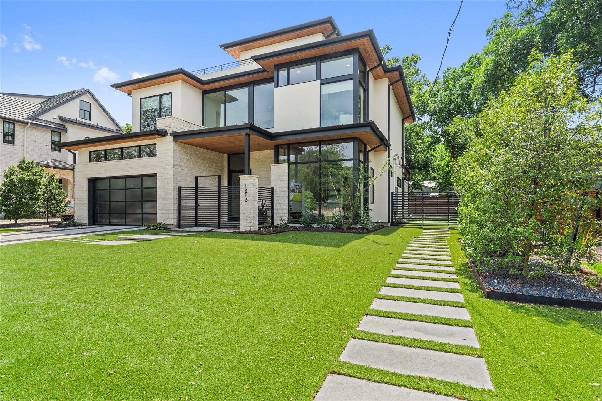 1813 Treadwell St, Austin, TX 78704