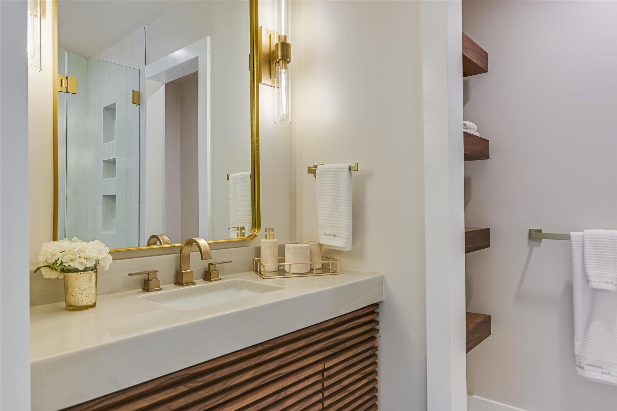 6204 Lost Horizon Dr, Austin, TX 78759