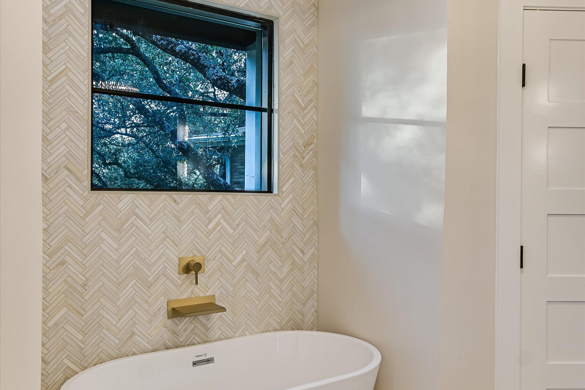 6204 Lost Horizon Dr, Austin, TX 78759