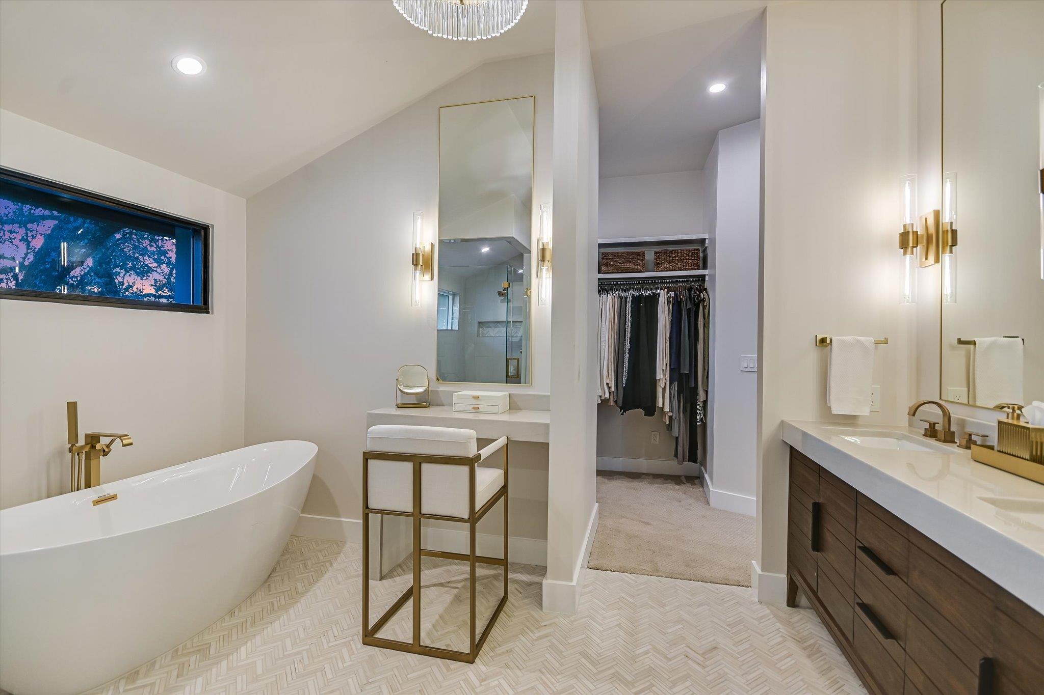 6204 Lost Horizon Dr, Austin, TX 78759