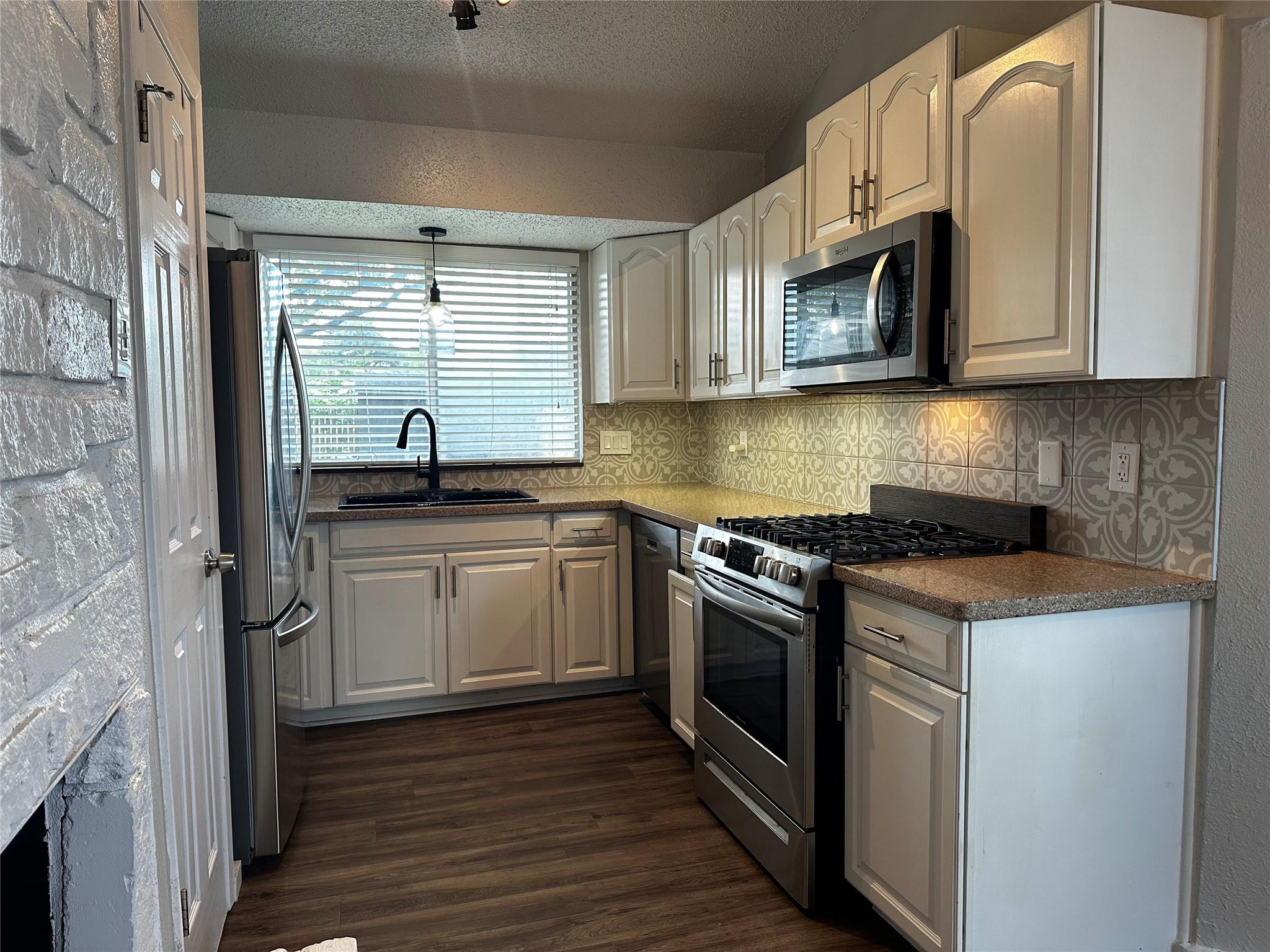 504 SUZZANE Rd, Pflugerville, TX 78660