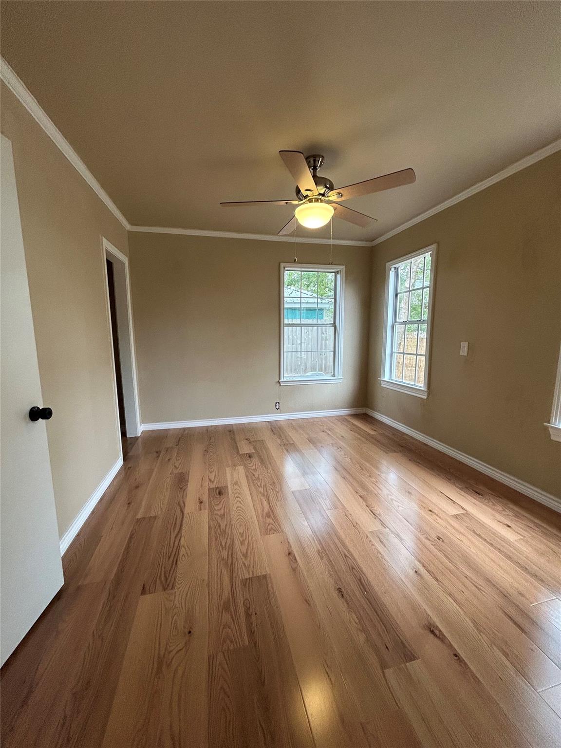 307 Broadway St, Rockport, TX 78358