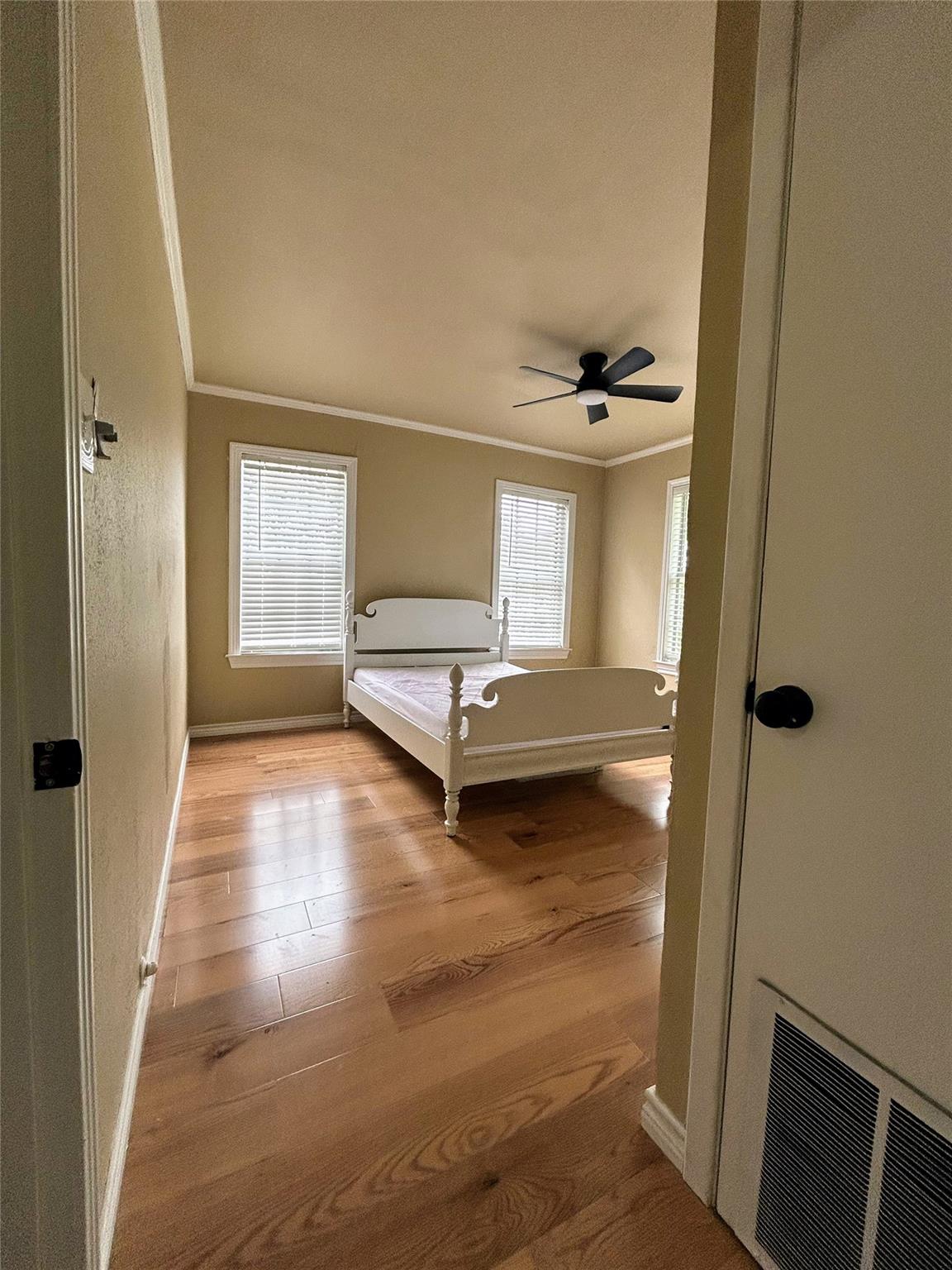 307 Broadway St, Rockport, TX 78358