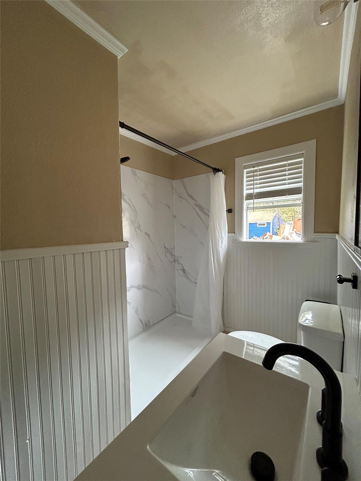 307 Broadway St, Rockport, TX 78358