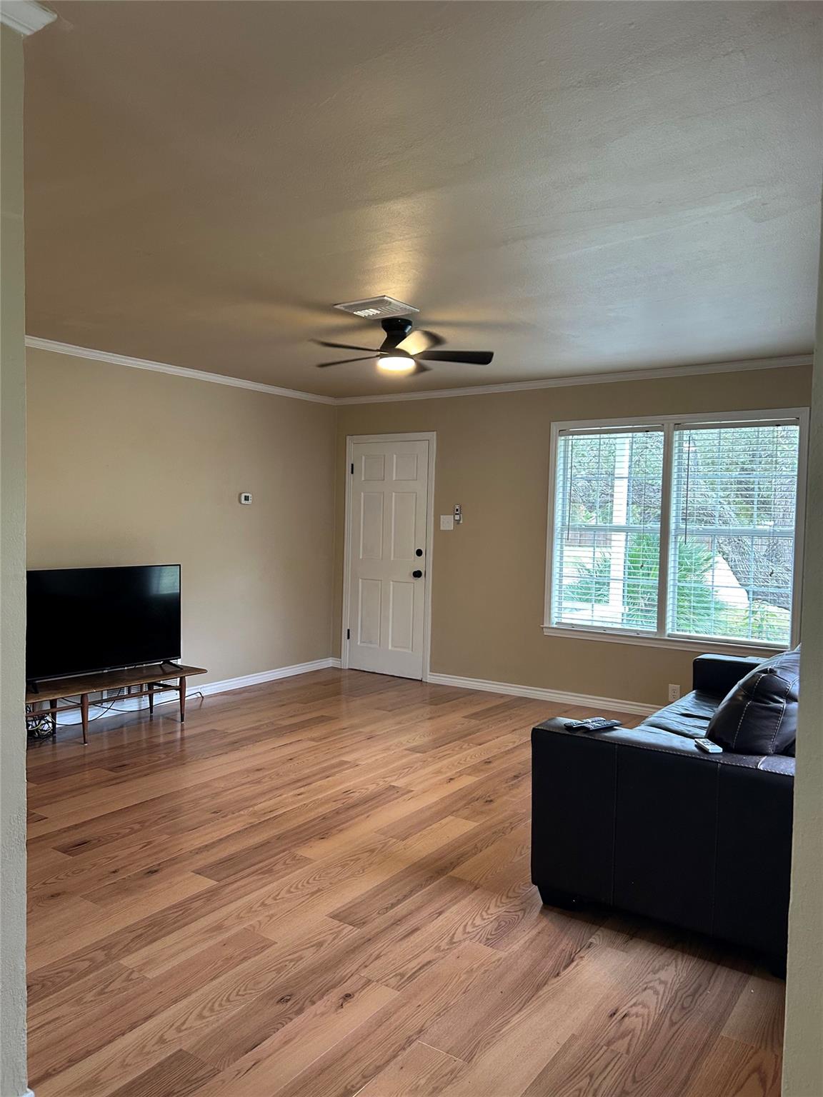 307 Broadway St, Rockport, TX 78358