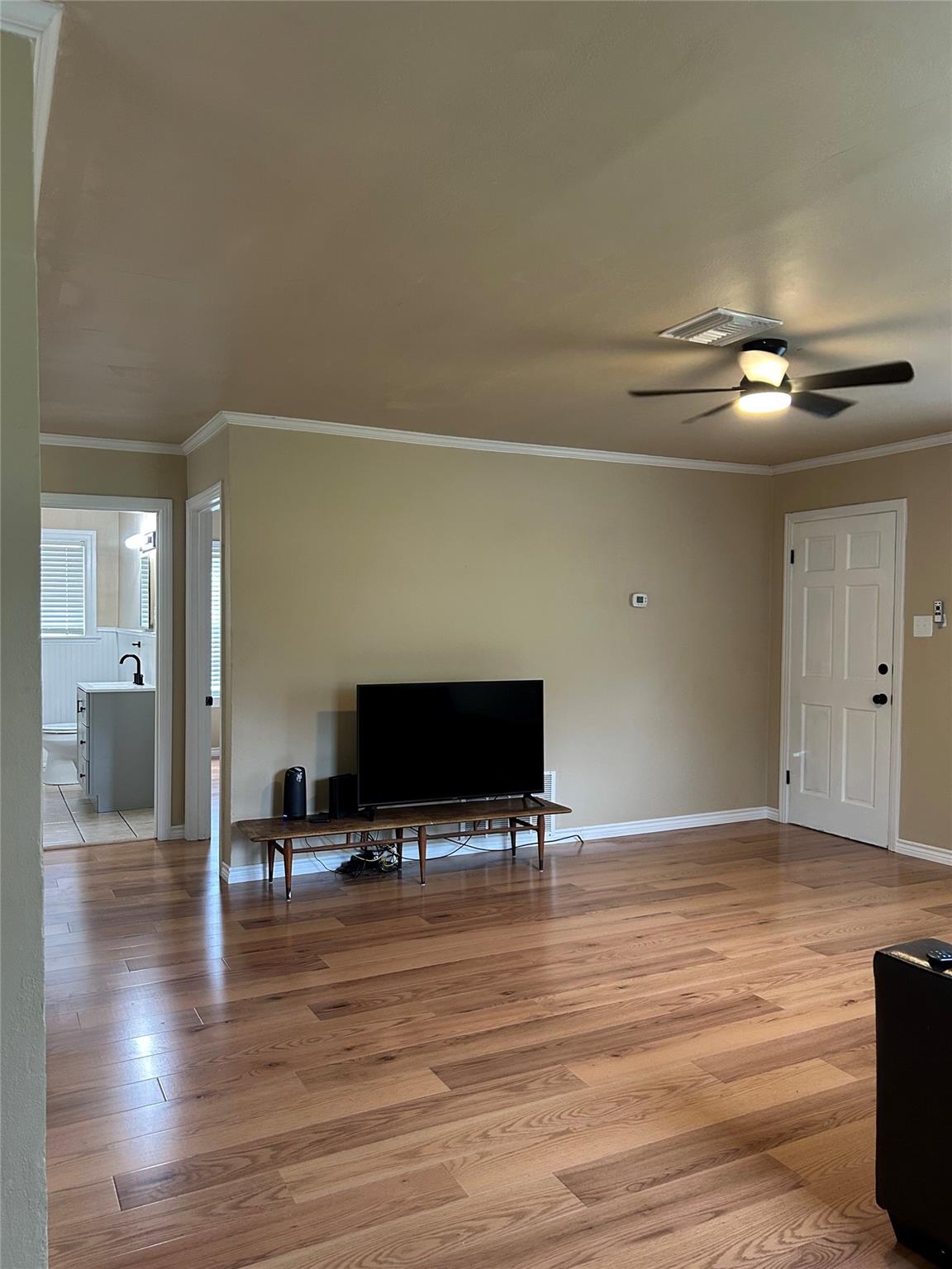 307 Broadway St, Rockport, TX 78358