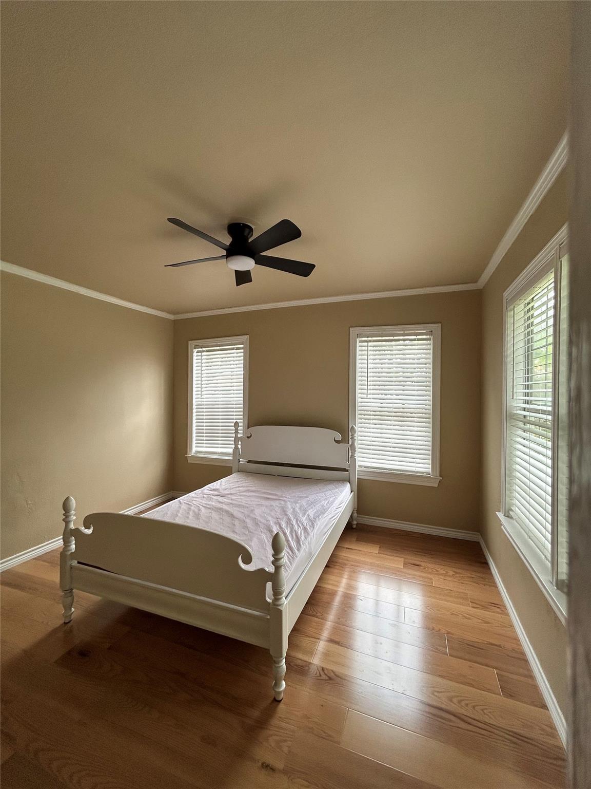 307 Broadway St, Rockport, TX 78358