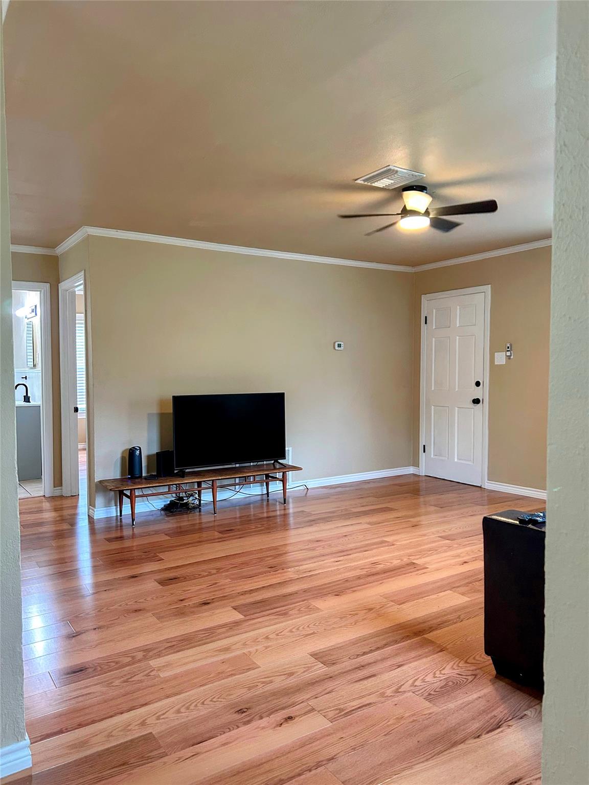 307 Broadway St, Rockport, TX 78358