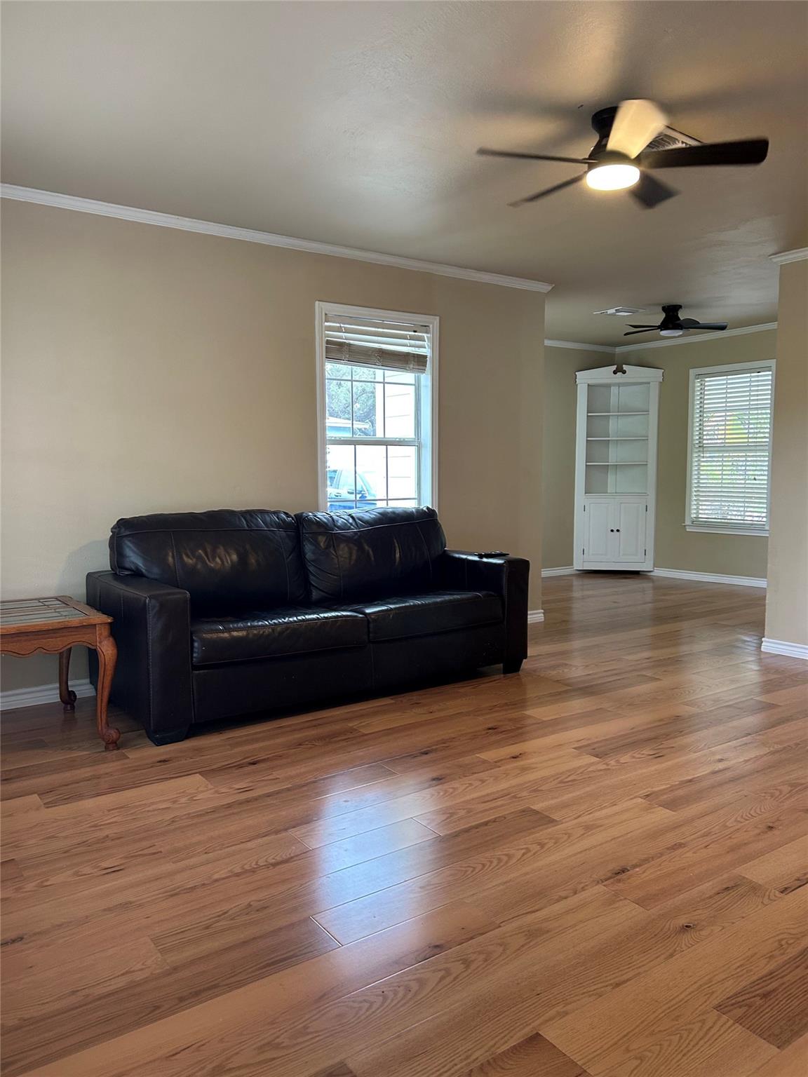 307 Broadway St, Rockport, TX 78358