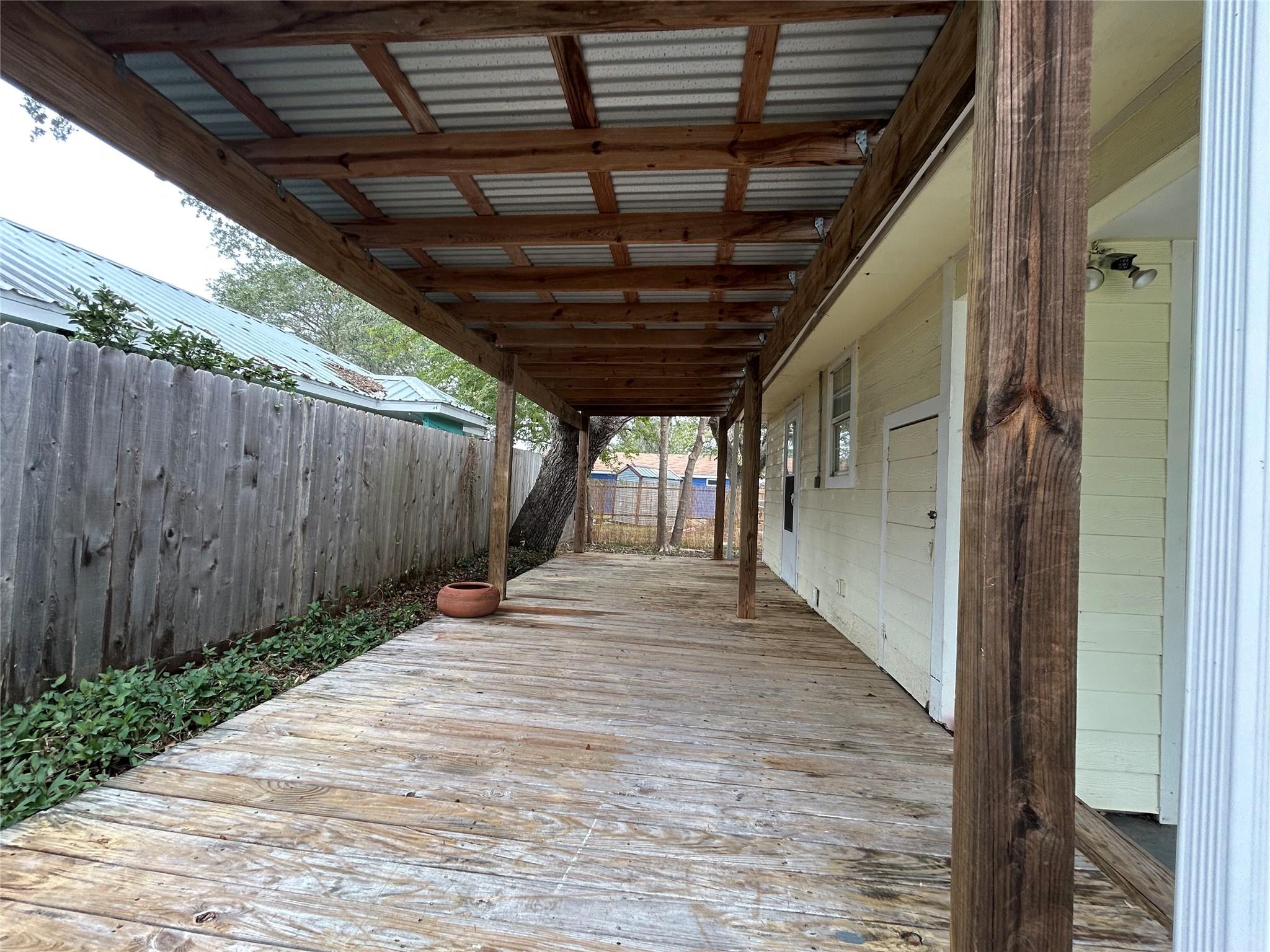 307 Broadway St, Rockport, TX 78358