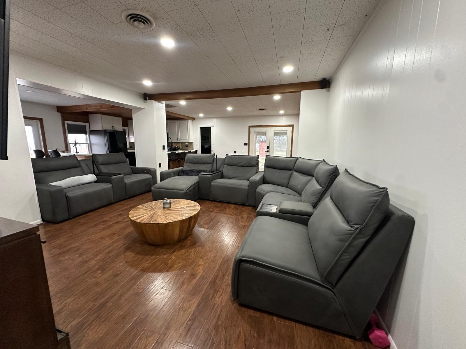 1696 E Fm 884, Yorktown, TX 78164