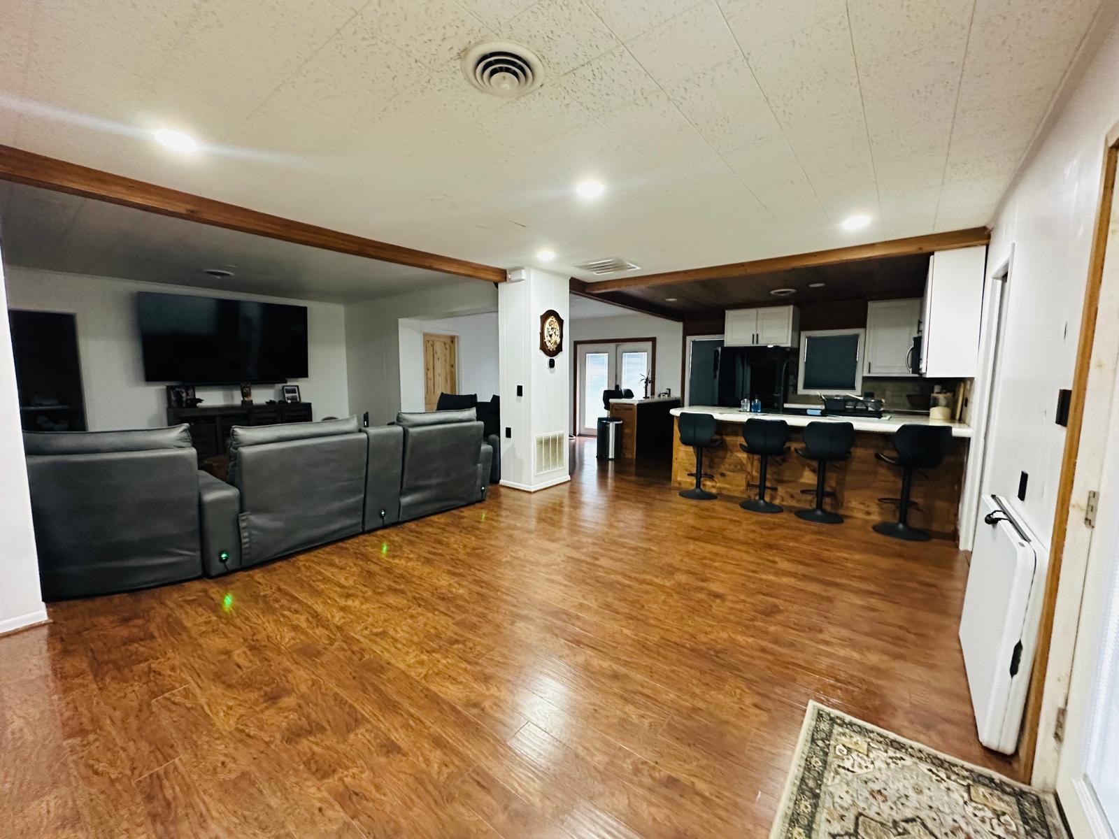 1696 E Fm 884, Yorktown, TX 78164