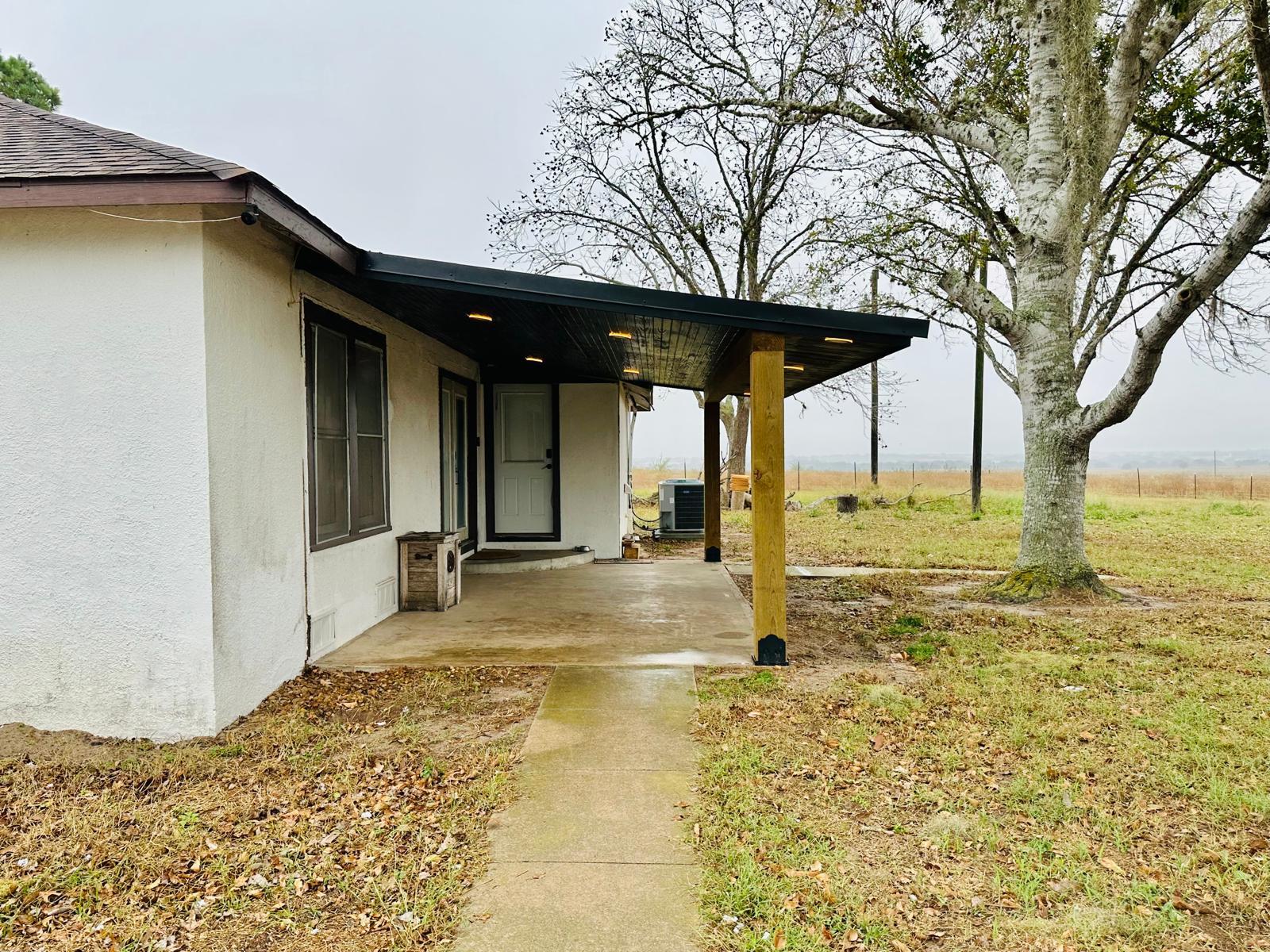 1696 E Fm 884, Yorktown, TX 78164