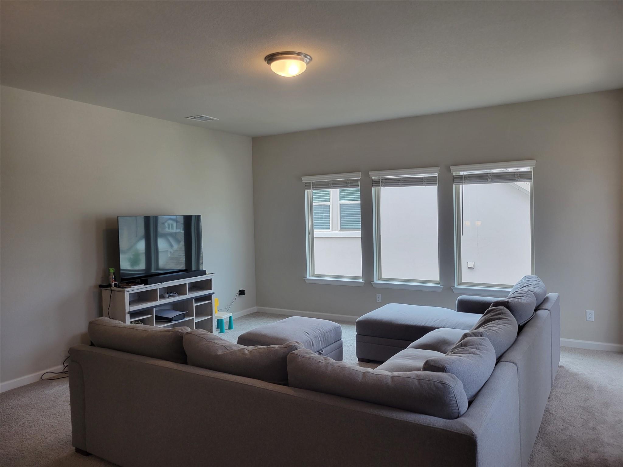 122 Dycus Bnd, Liberty Hill, TX 78642