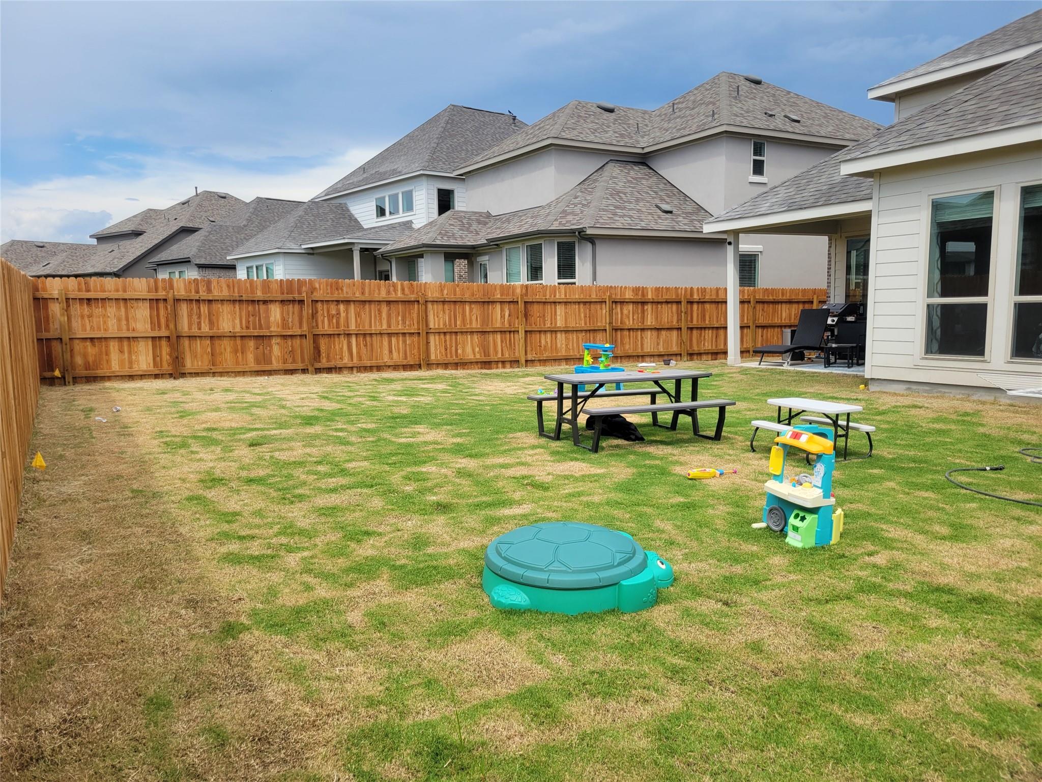 122 Dycus Bnd, Liberty Hill, TX 78642