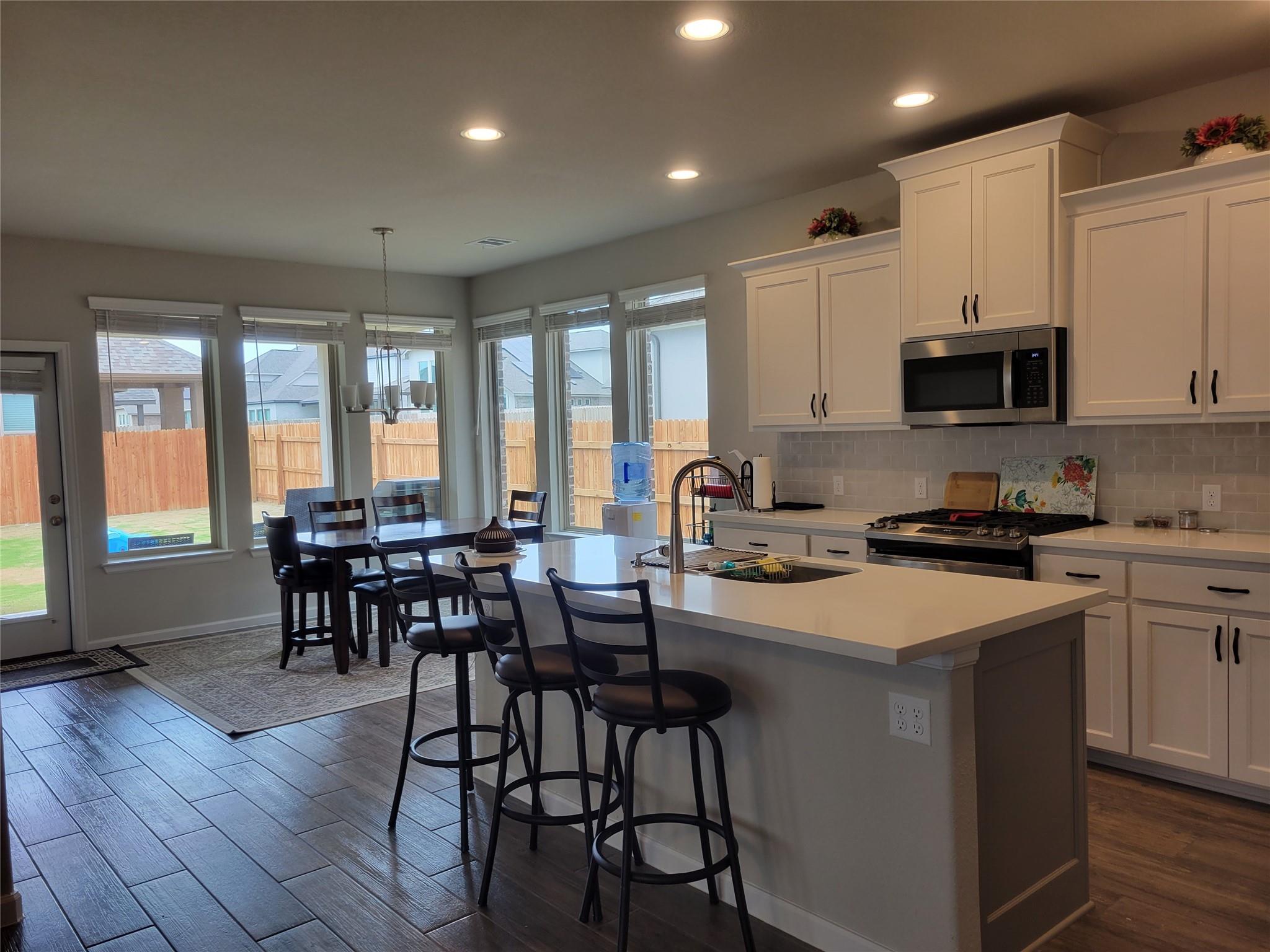 122 Dycus Bnd, Liberty Hill, TX 78642