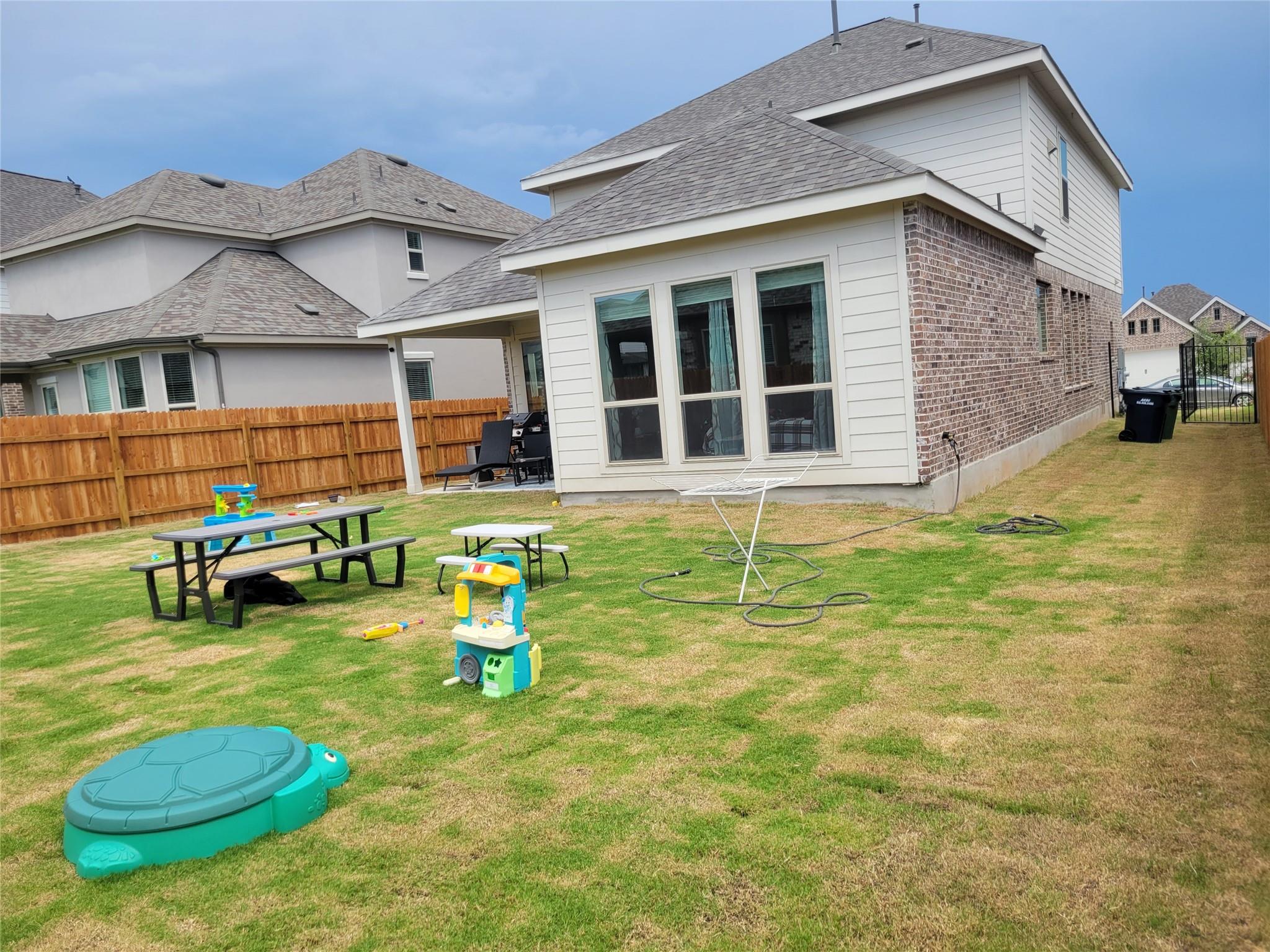 122 Dycus Bnd, Liberty Hill, TX 78642