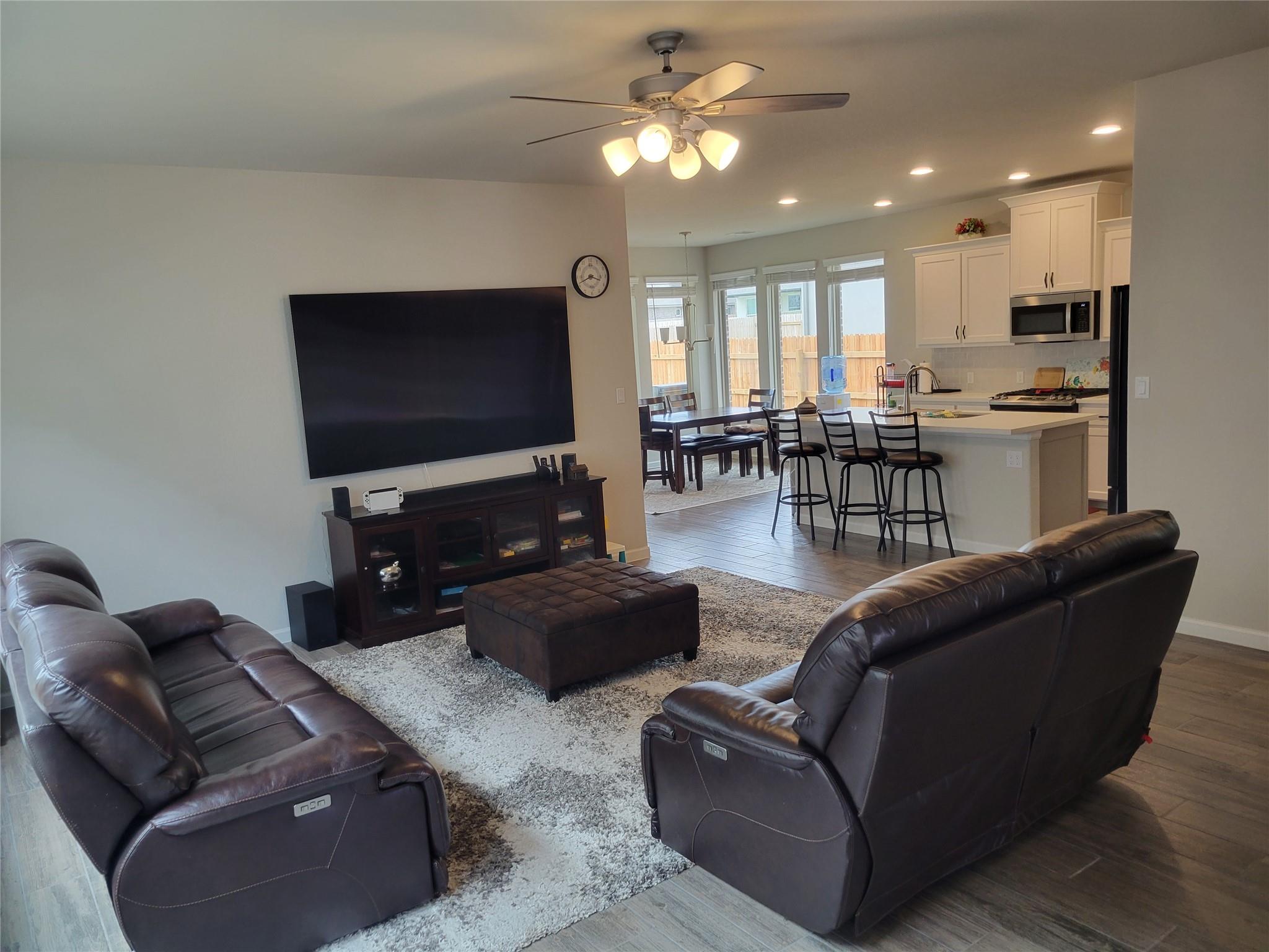 122 Dycus Bnd, Liberty Hill, TX 78642