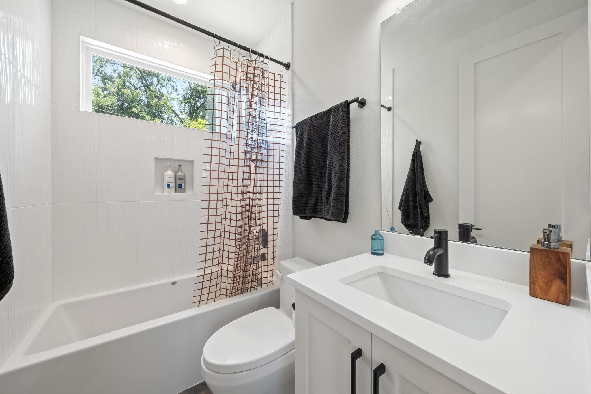 2609 Willow St # 2, Austin, TX 78702