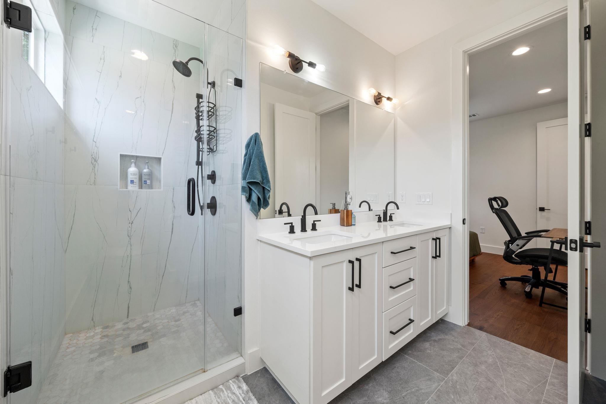 2609 Willow St # 2, Austin, TX 78702