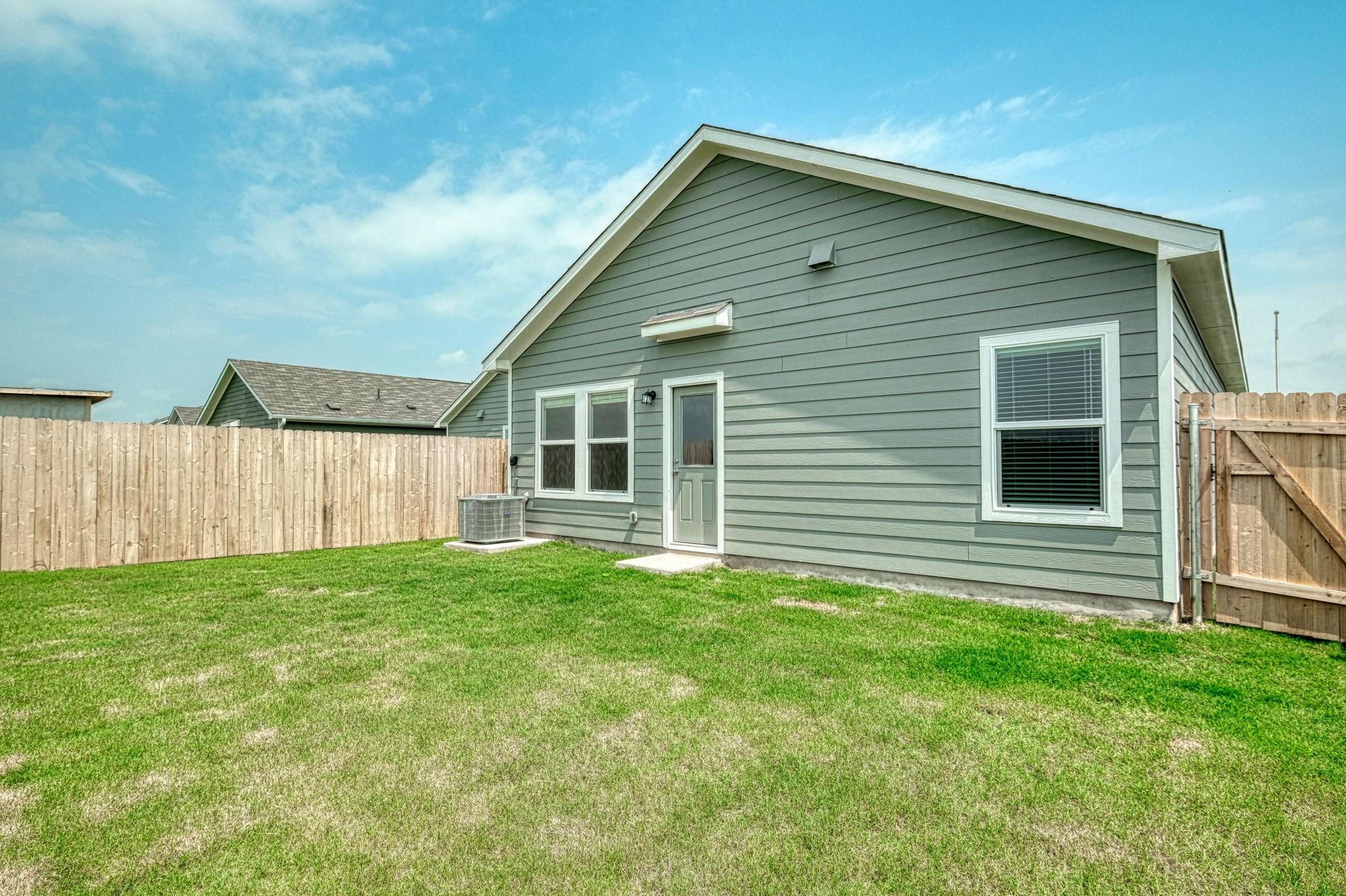 1123 Catfish Ln, Bastrop, TX 78602