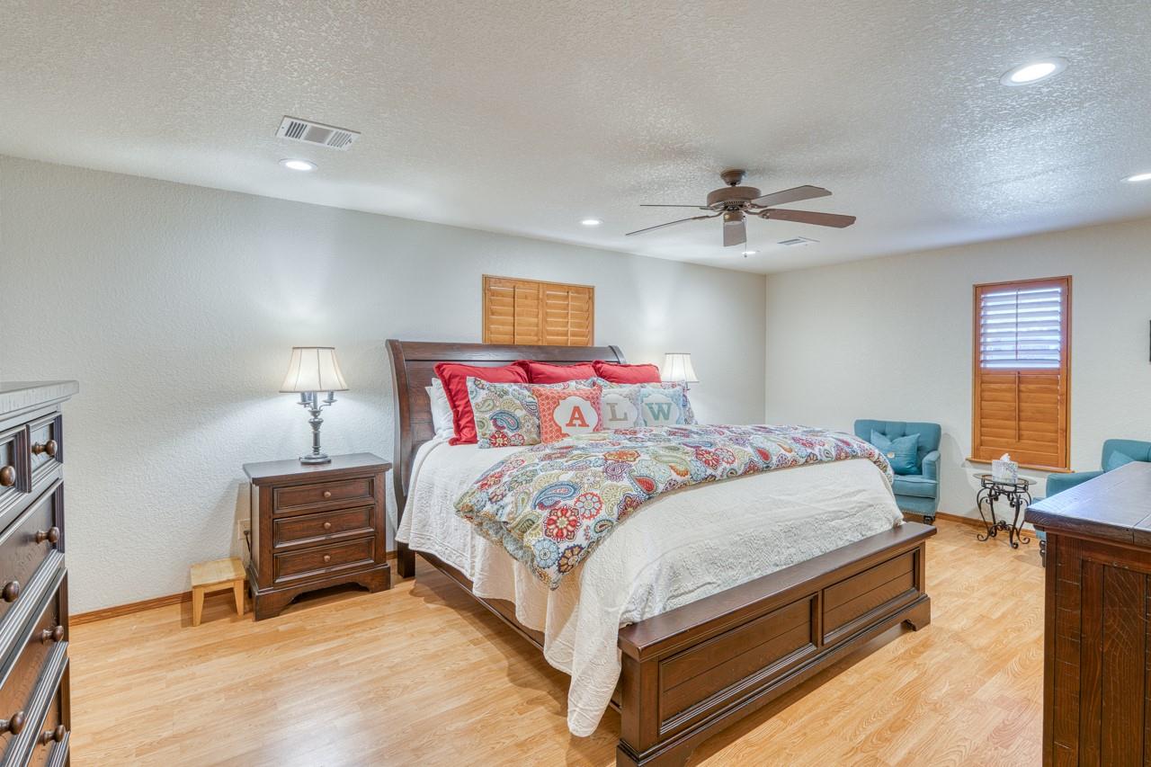 316 Skyline Dr, Sunrise Beach, TX 78643