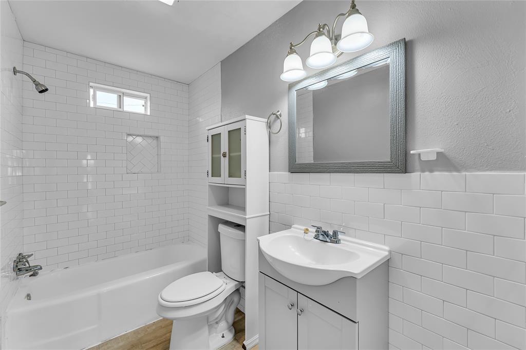 117 Travis St, Taylor, TX 76574