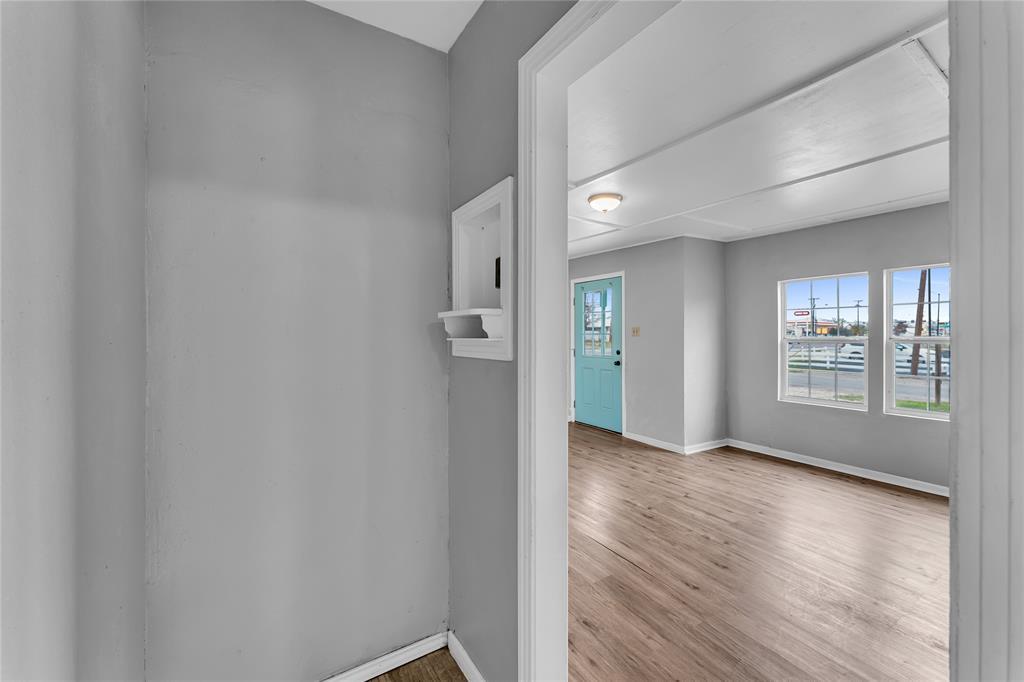 117 Travis St, Taylor, TX 76574