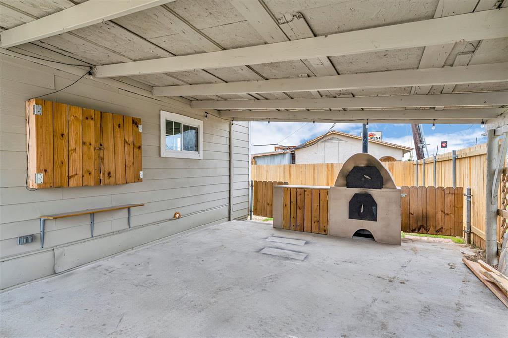 117 Travis St, Taylor, TX 76574