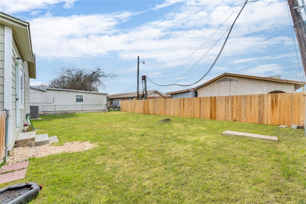 117 Travis St, Taylor, TX 76574