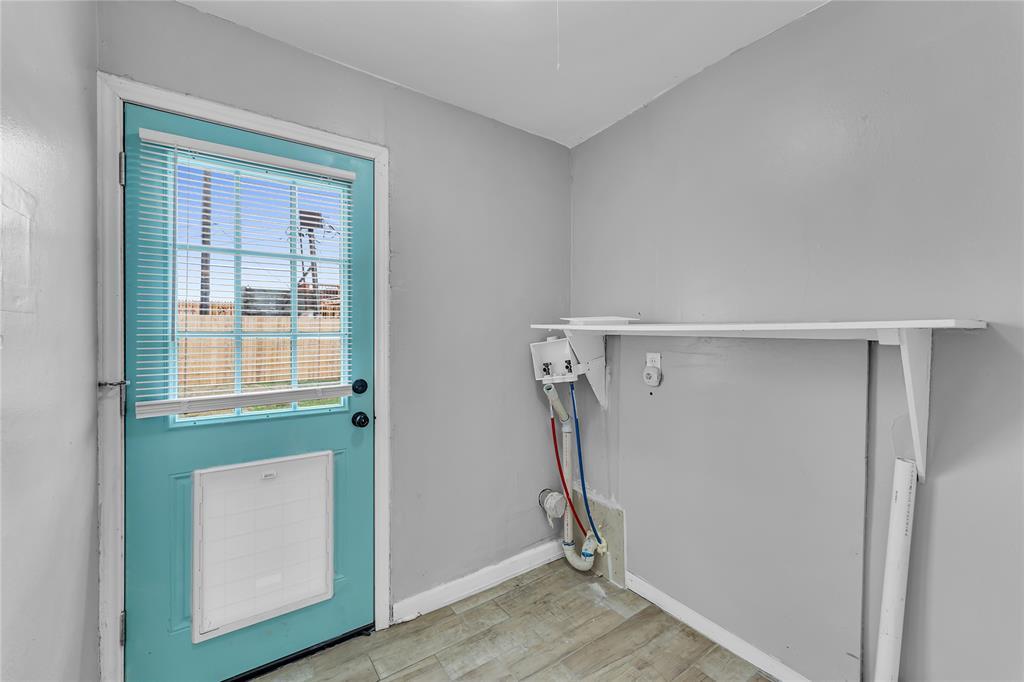 117 Travis St, Taylor, TX 76574