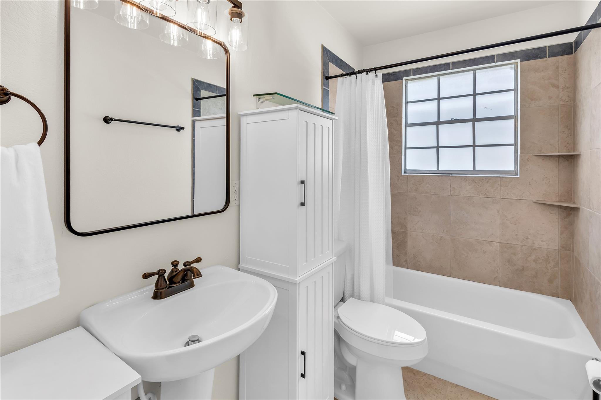 1307 Norwalk Ln # 206, Austin, TX 78703