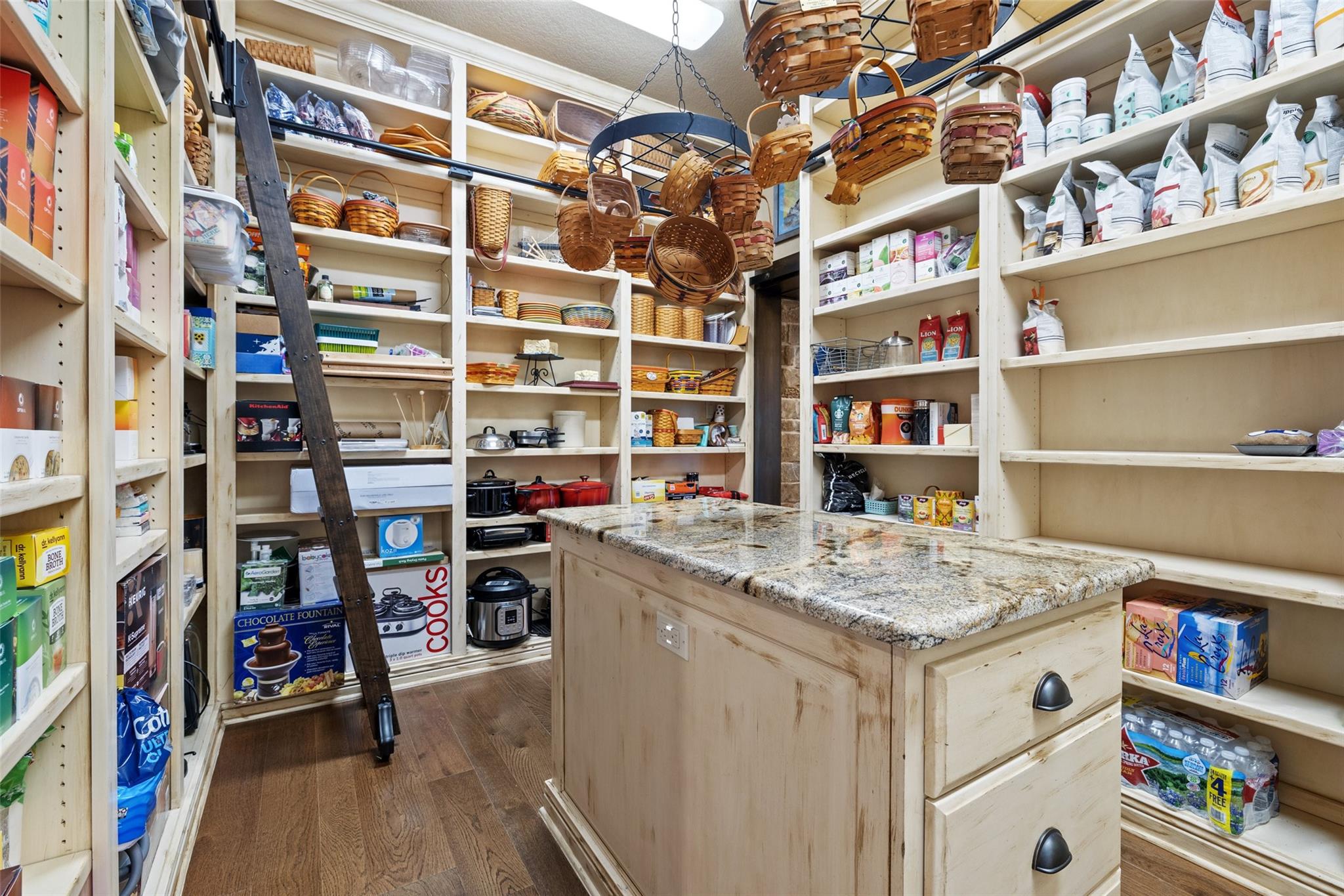 1039 Bluewater Pl, Spring Branch, TX 78070